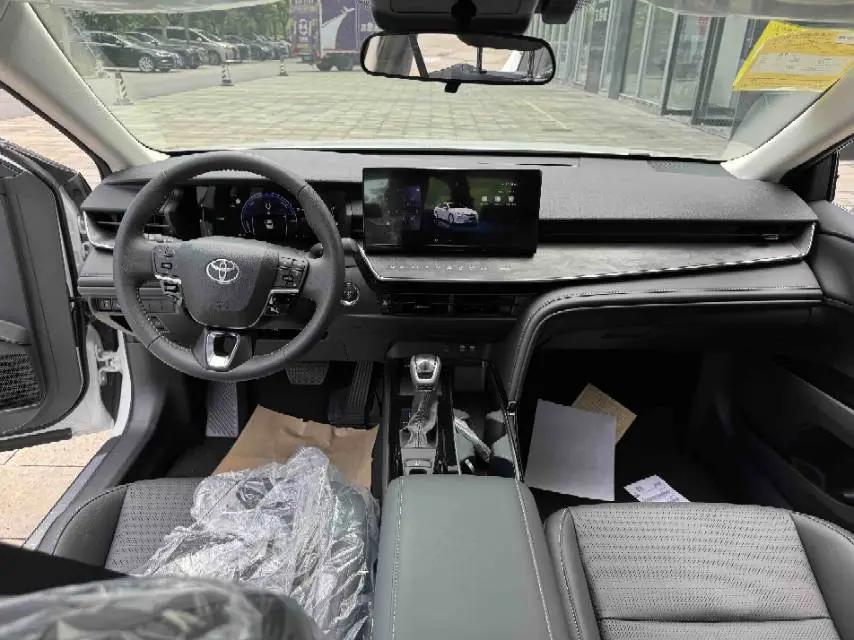 Toyota 2026 Camry Dual Engine 2.0HGVP Stepless Deluxe Automatic Gear 4