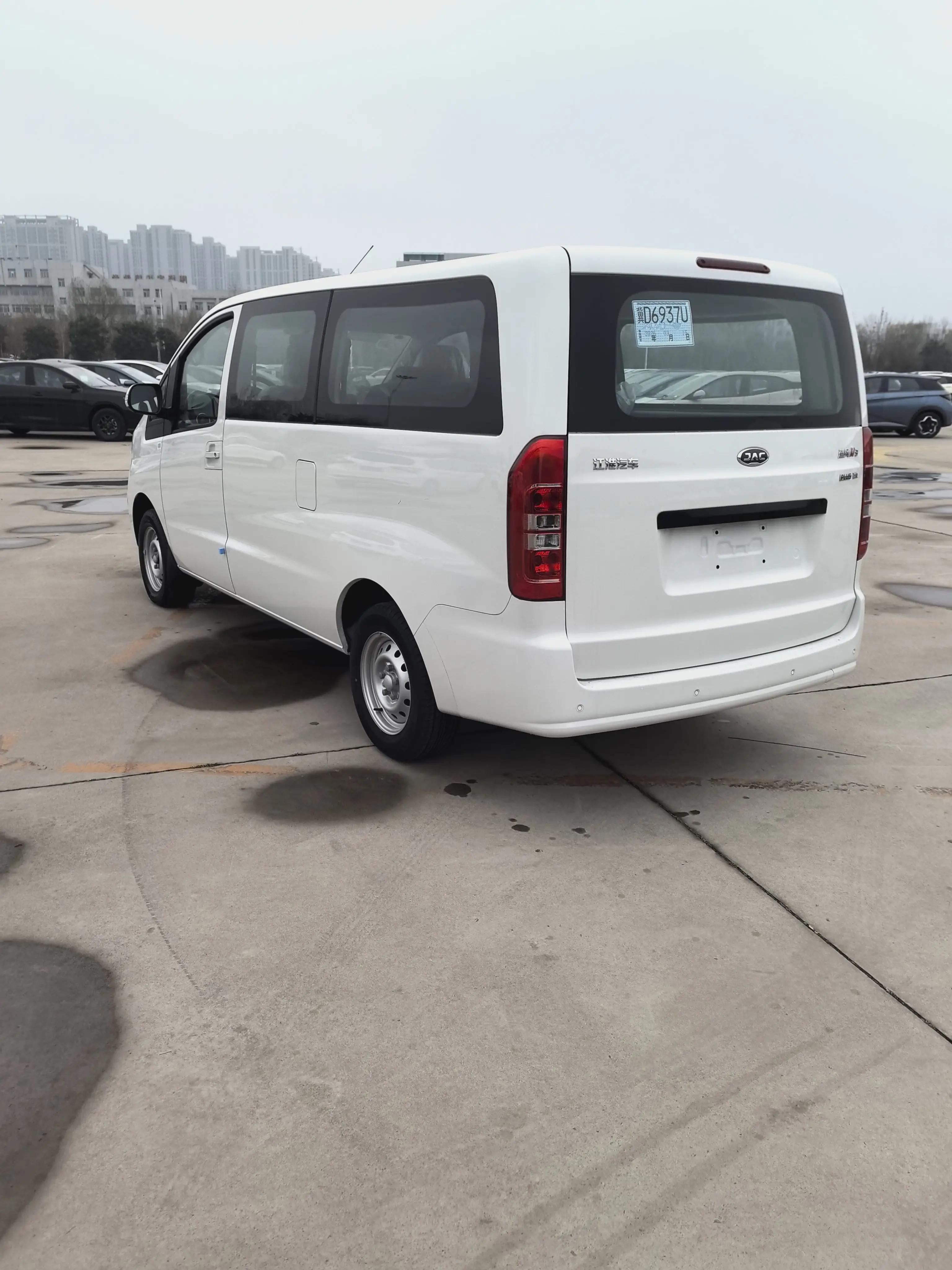 江淮 2025款 瑞风M3 PLUS 1.8 经典版5座 手动挡 5