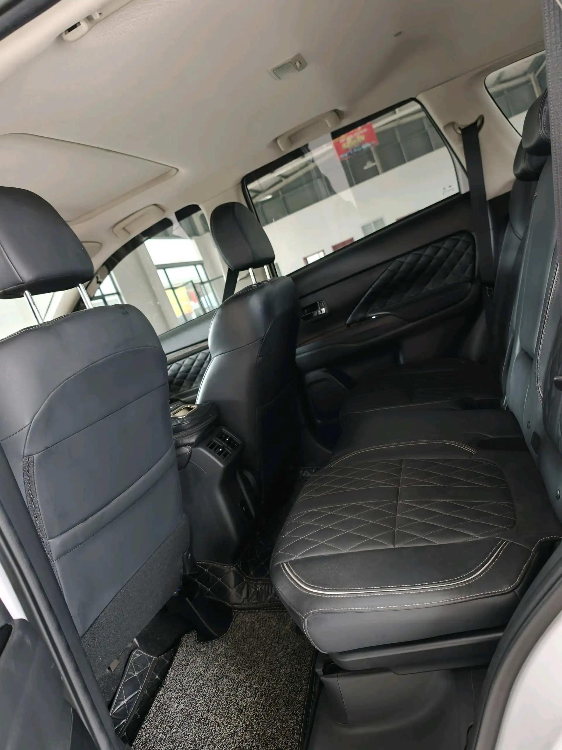 Outlander 2020 2.4L 4-wheel drive to enjoy the version of 5 seats 5