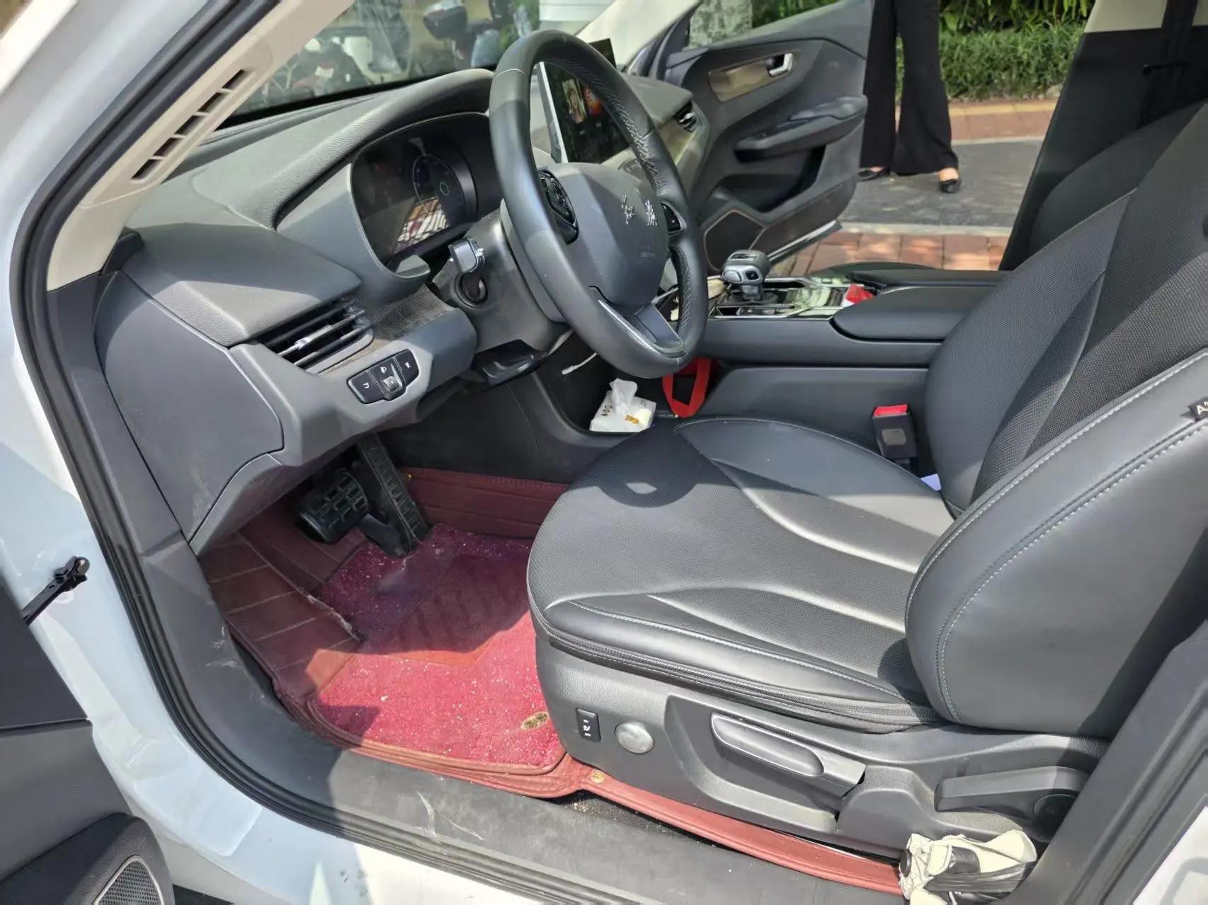 HongQi E-QM5 2023 Basic Travel Edition 6
