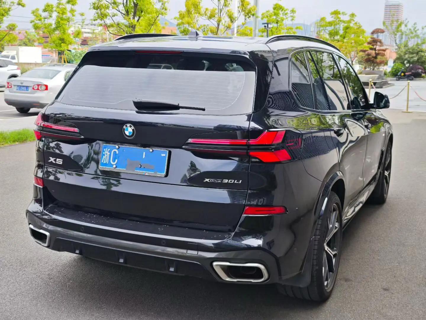 BMW 2023 X5 xDrive30Li 48V 2.0T Luxury Model M Sport Night Edition Automatic 6
