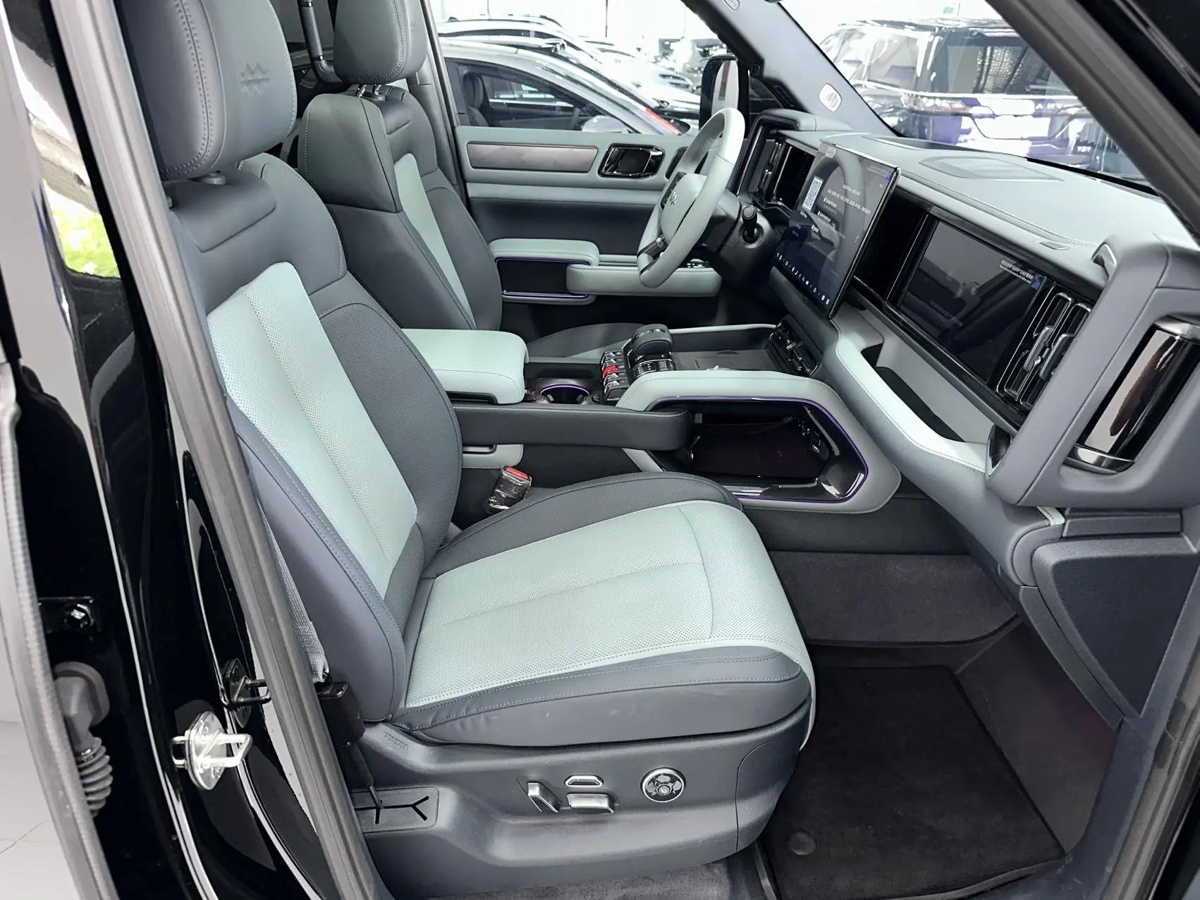 FangChengBao 2025 Leopard 5 1.5T Stepless 210KM Gods Ultra Edition Automatic Gear 9