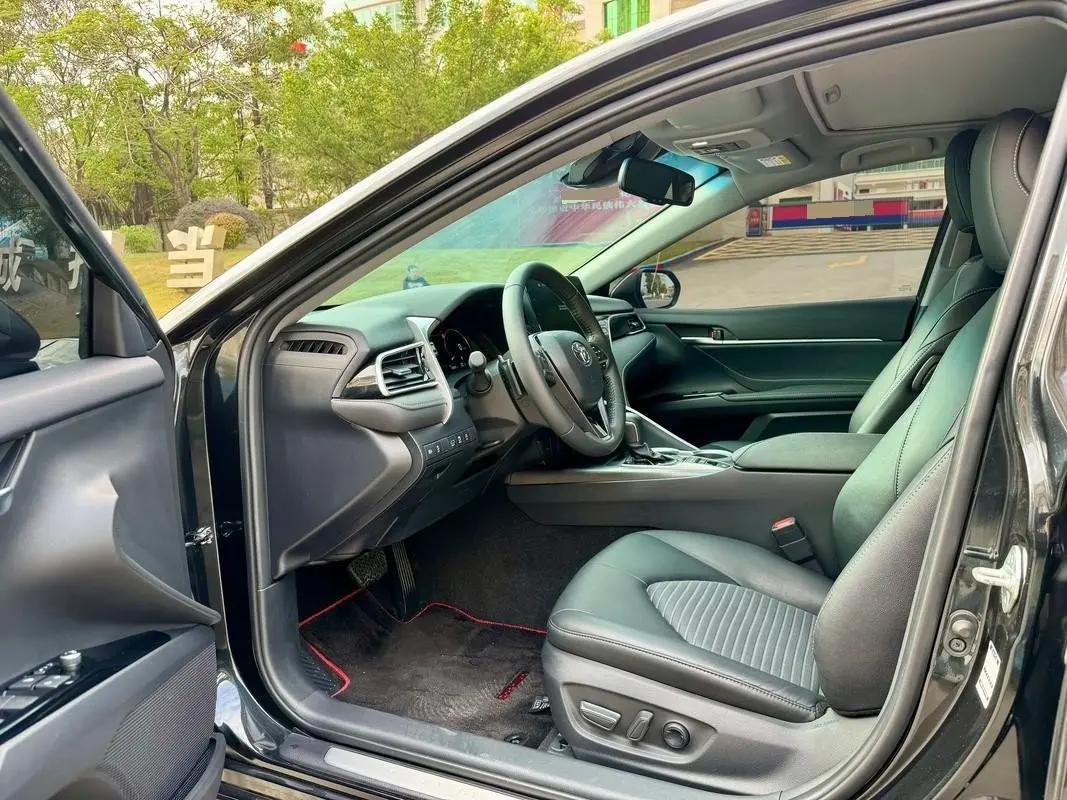 Camry 2021 2.5G Deluxe Edition 3