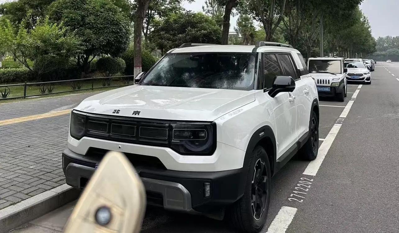 打开图片灯箱:Beijing 2024 BJ30 1.5T Magic Nuclear Power Drive Advanced Edition Automatic Gear