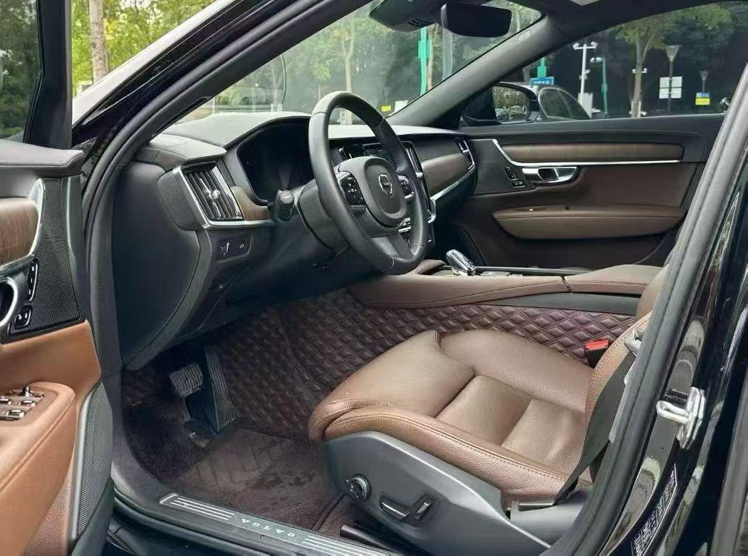 Volvo S90 2022 B5 Zhiyuan Deluxe Edition 4