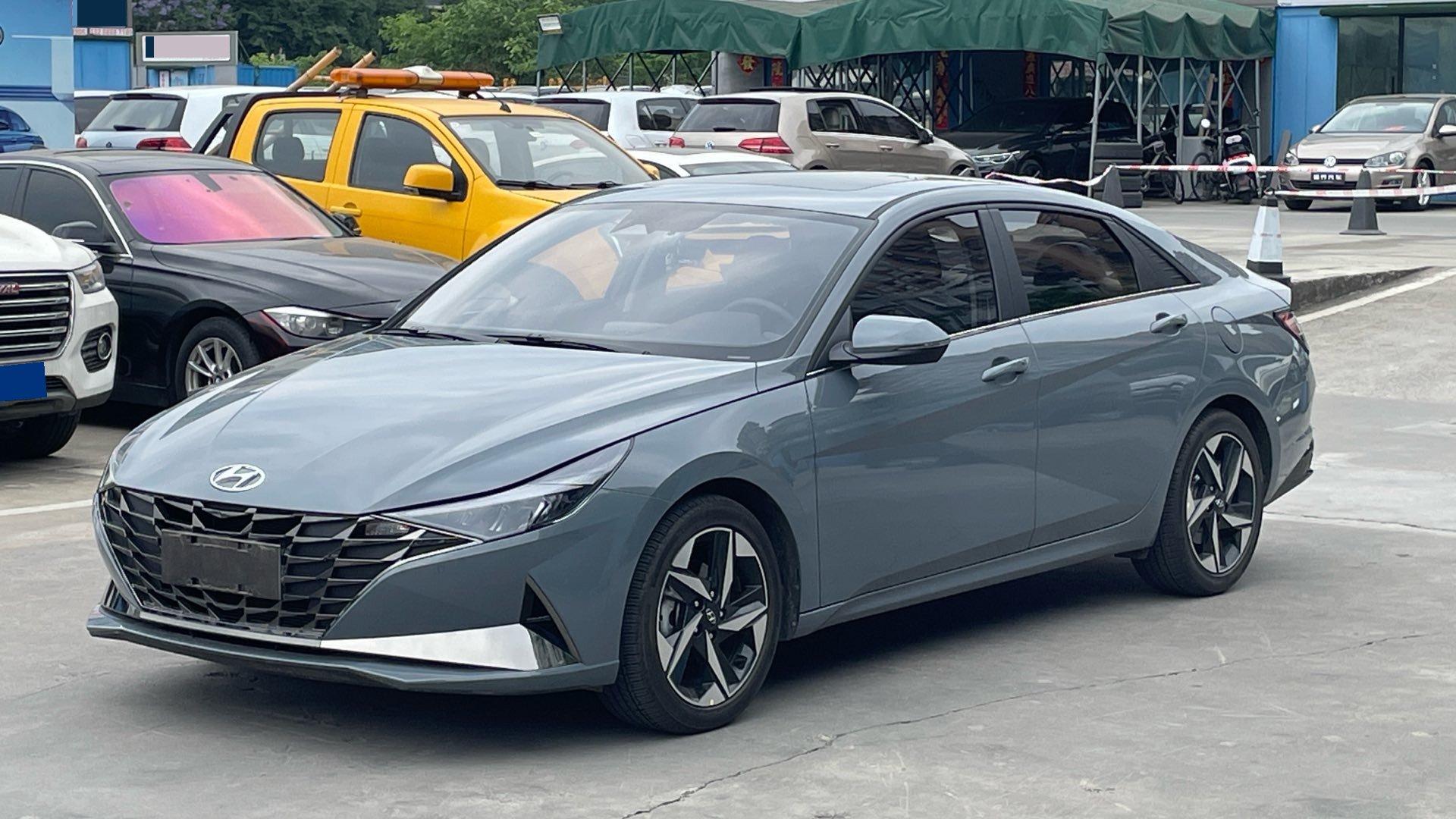 Open image lightbox: Elantra 2023 1.5L CVT LUX Premium Edition