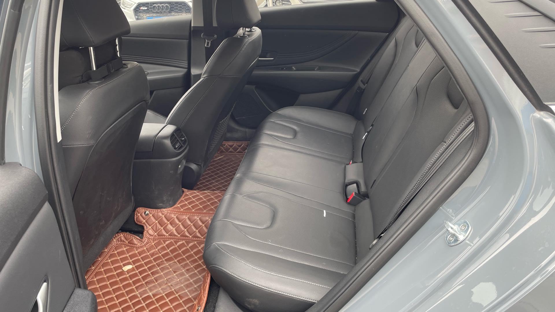 Elantra 2023 1.5L CVT LUX Premium Edition 6