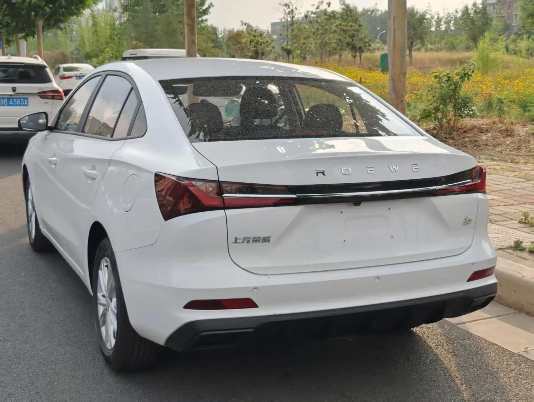 Roewe i5 2023 1.5L Manual Comfortable Edition 4