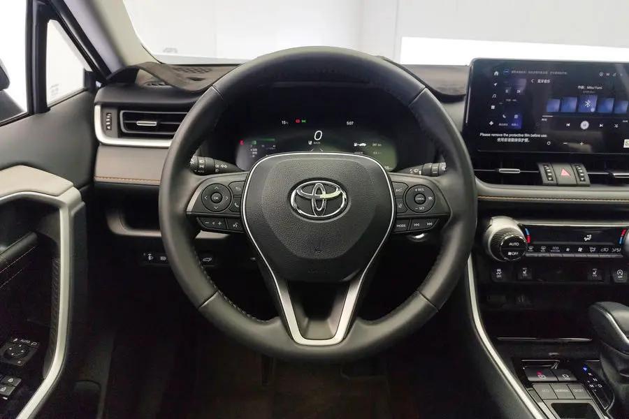 Toyota 2024 RAV4 Rongbo 2.0 Stepless Two-Drive Fashion Plus Edition Automatic Gear 3