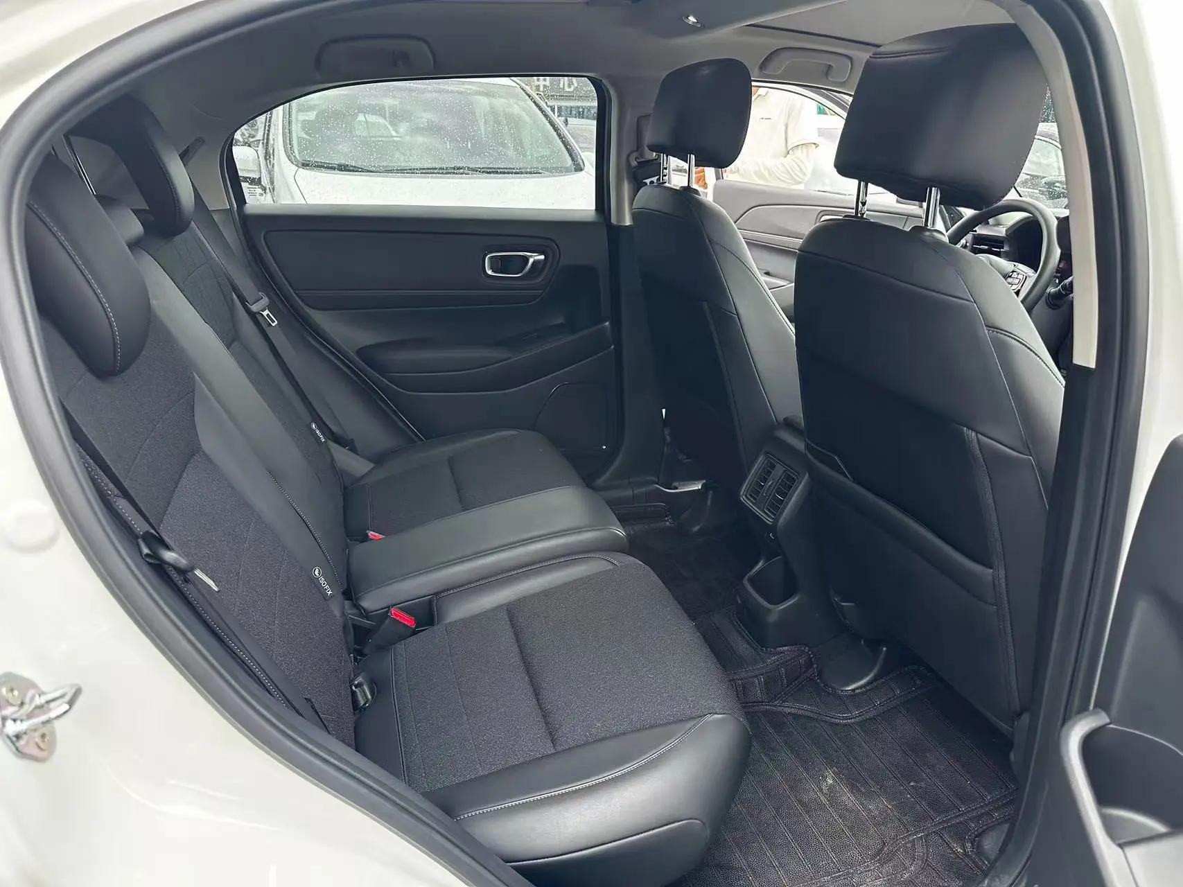 Vezel 2023, 1.5L CVT Mid-Grade Model 4