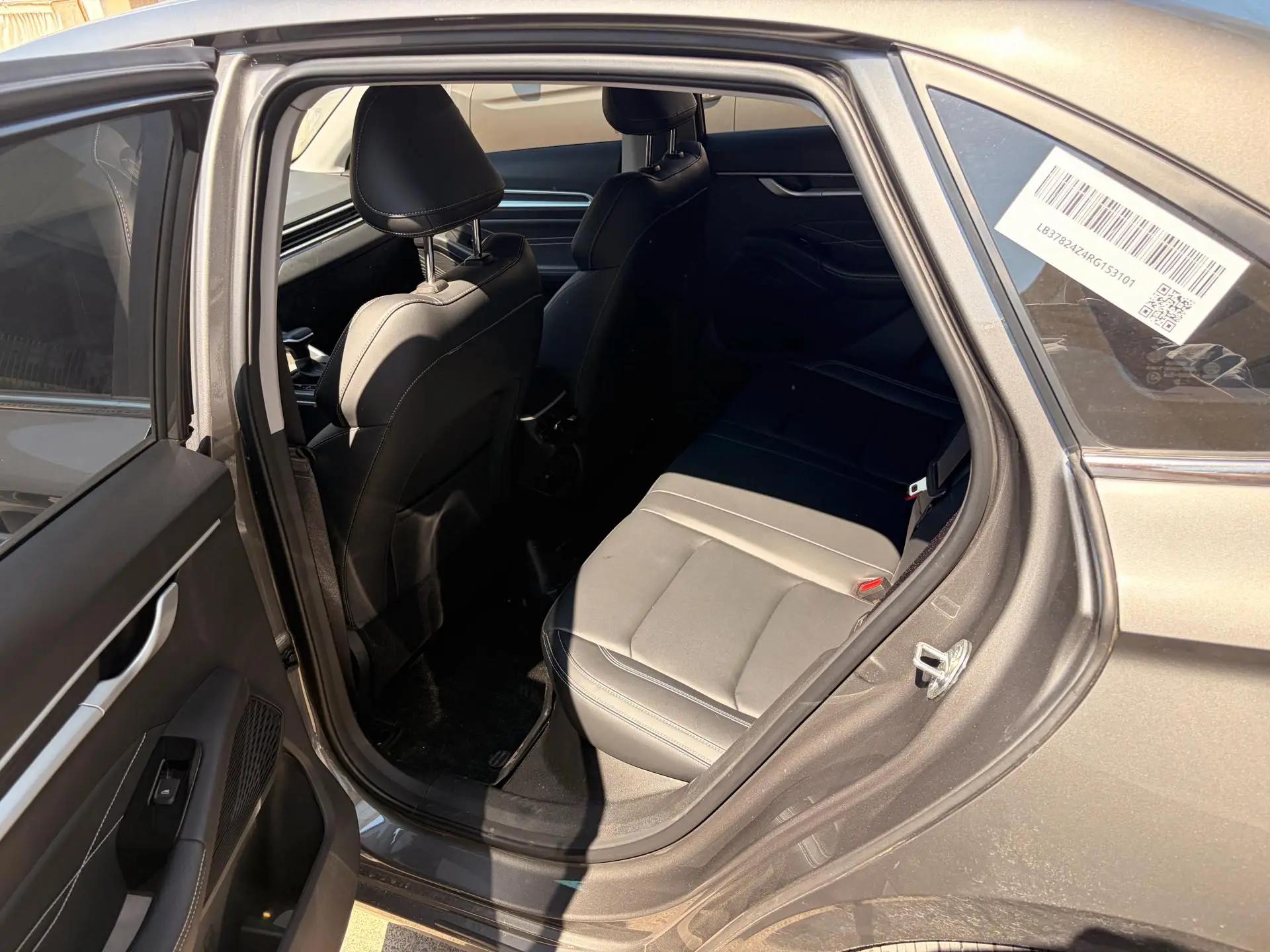 Emgrand 2025 4th Generation 1.5L CVT Prestige Model 5