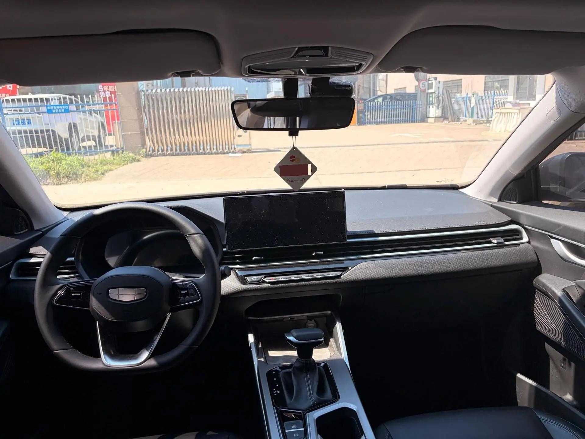 Emgrand 2025 4th Generation 1.5L CVT Prestige Model 6