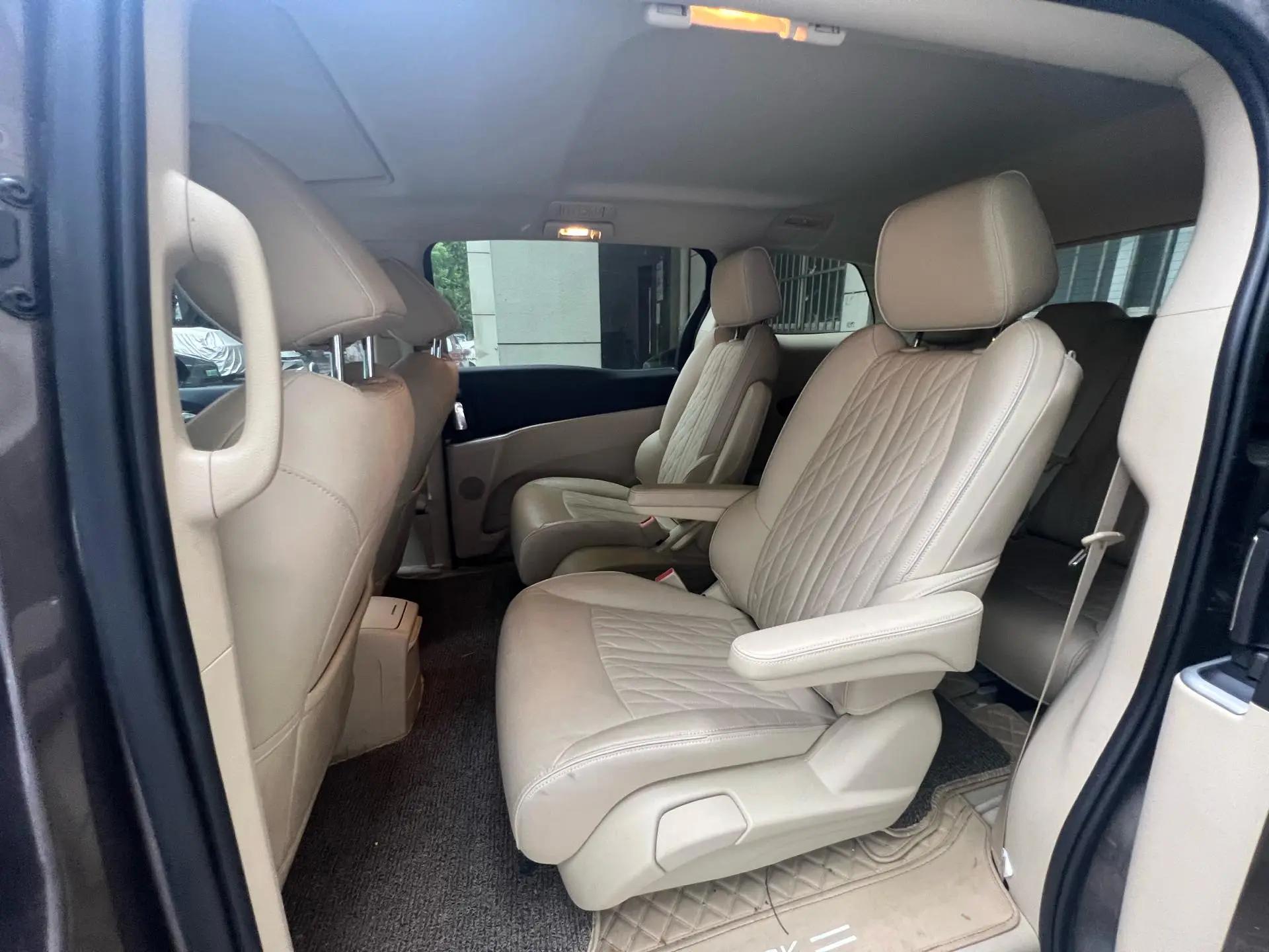 Buick GL8 2023 Land Business Class 652T Comfort Model 6