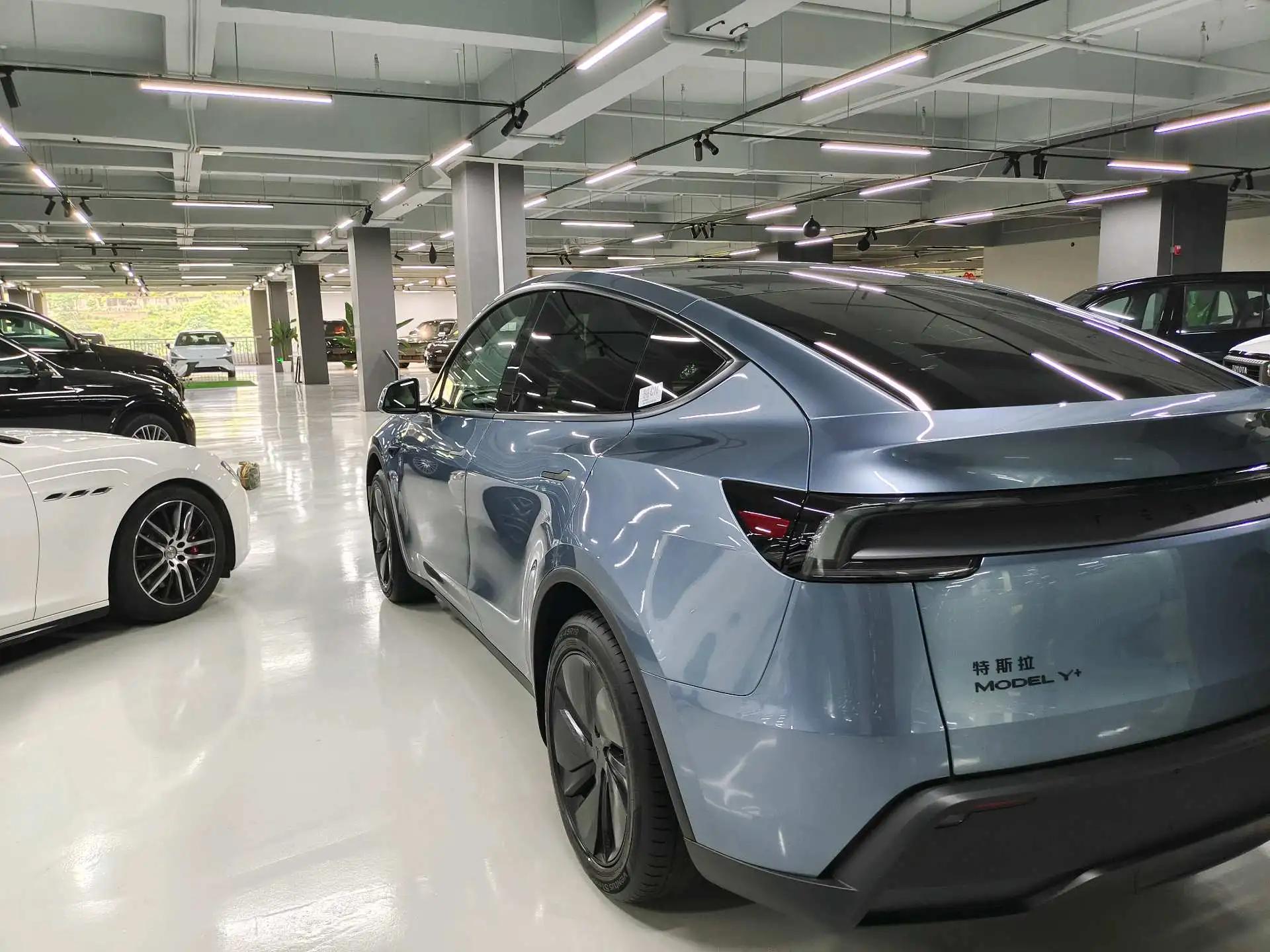 Tesla 2026 Model Y Long Range Rear-Wheel Drive (Refreshed) Automatic 4