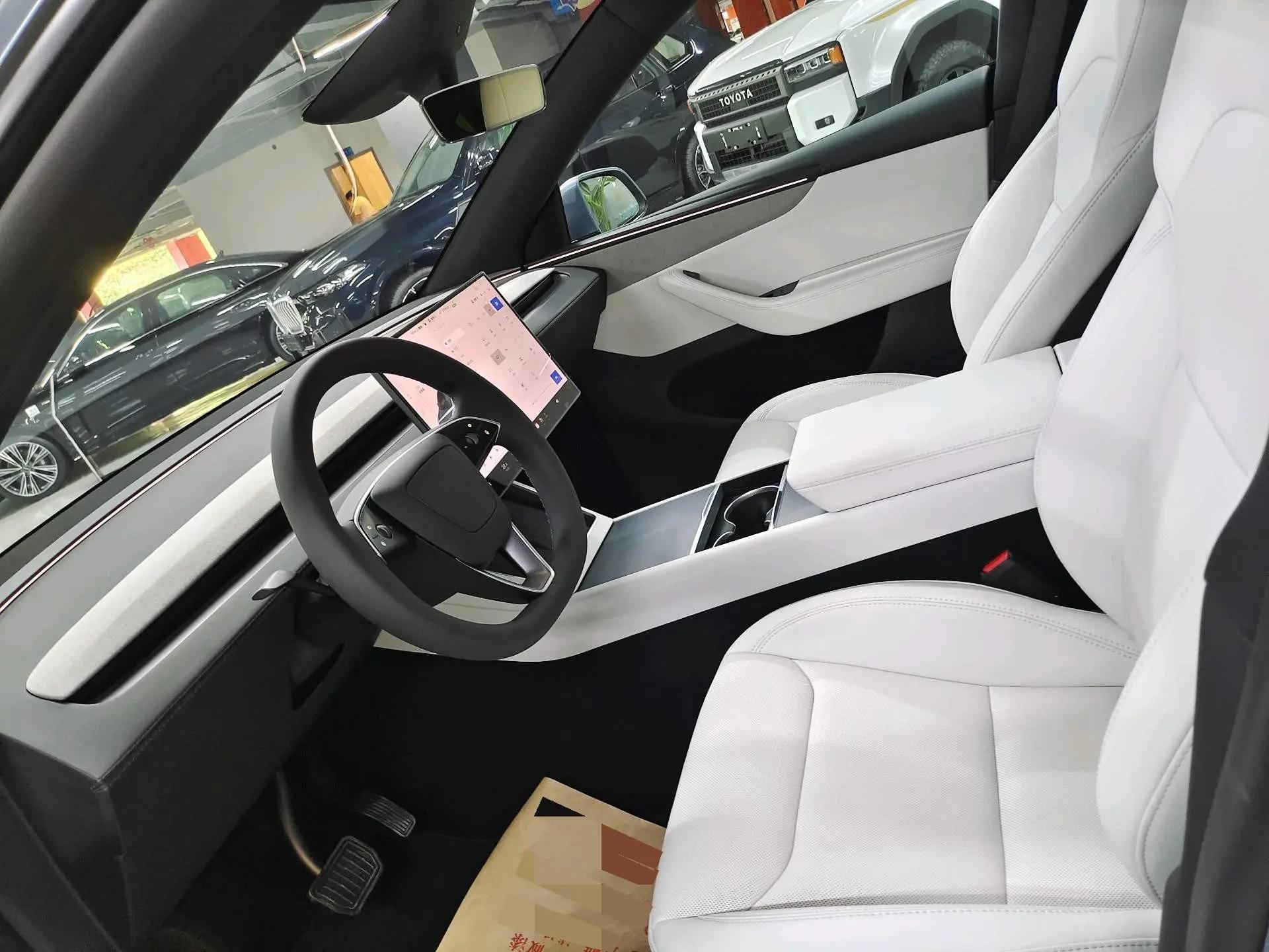 Tesla 2026 Model Y Long Range Rear-Wheel Drive (Refreshed) Automatic 5
