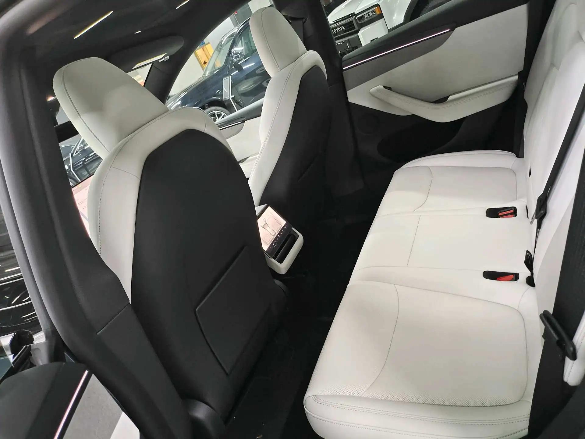 Tesla 2026 Model Y Long Range Rear-Wheel Drive (Refreshed) Automatic 8