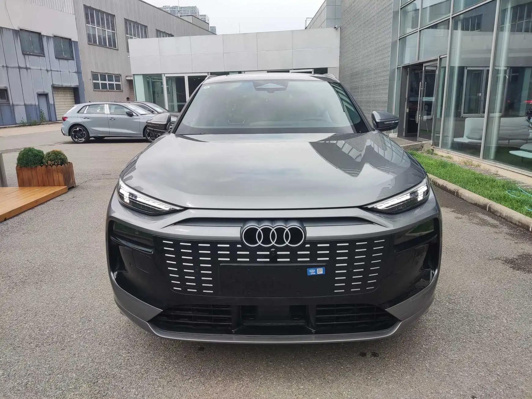 Audi 2025 Q6L e-tron Long Endurance Edition Automatic Gear 2