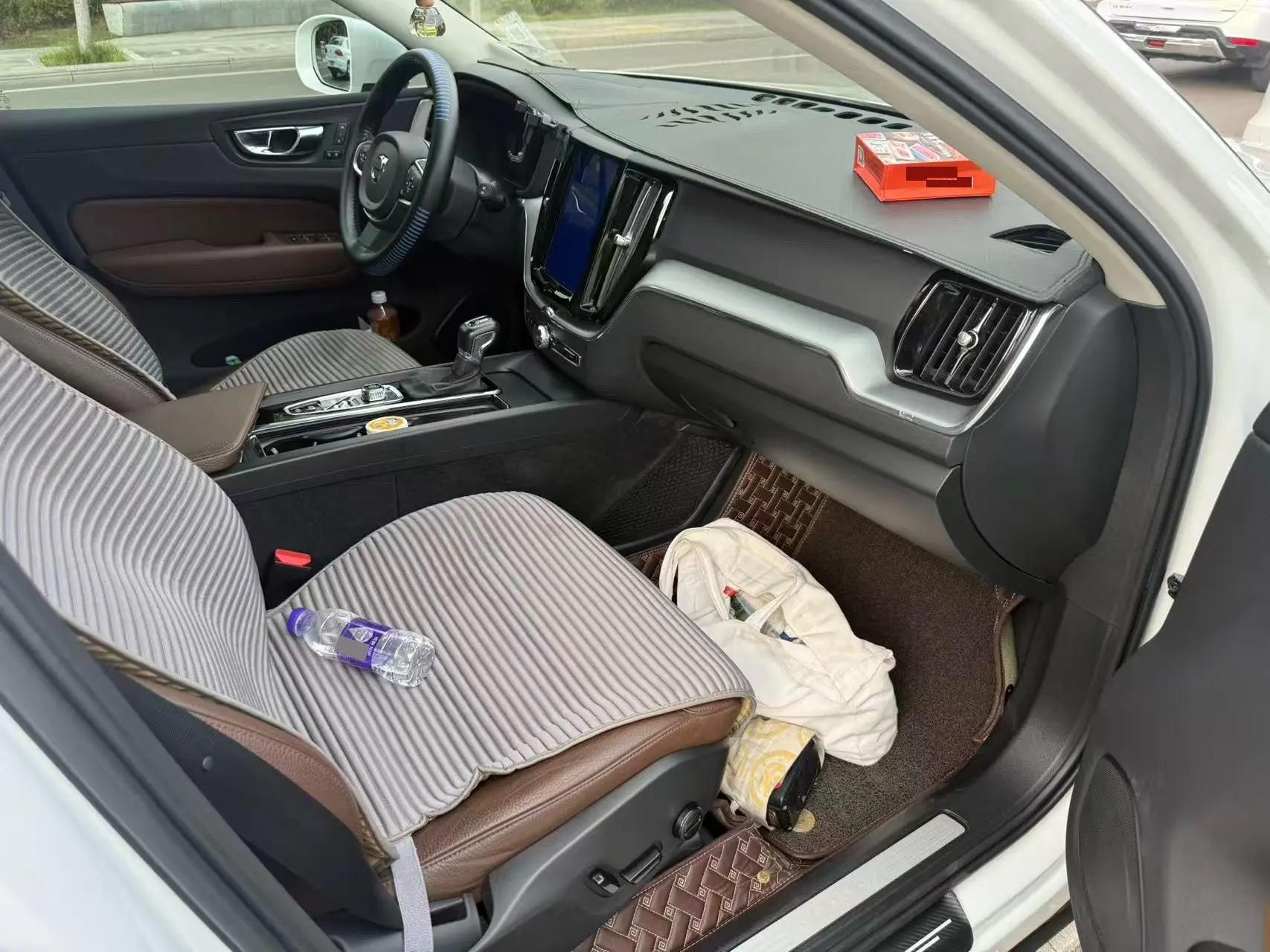 Volvo XC60 2020 T5 4-wheel-drive Zhiyi Deluxe Edition 4