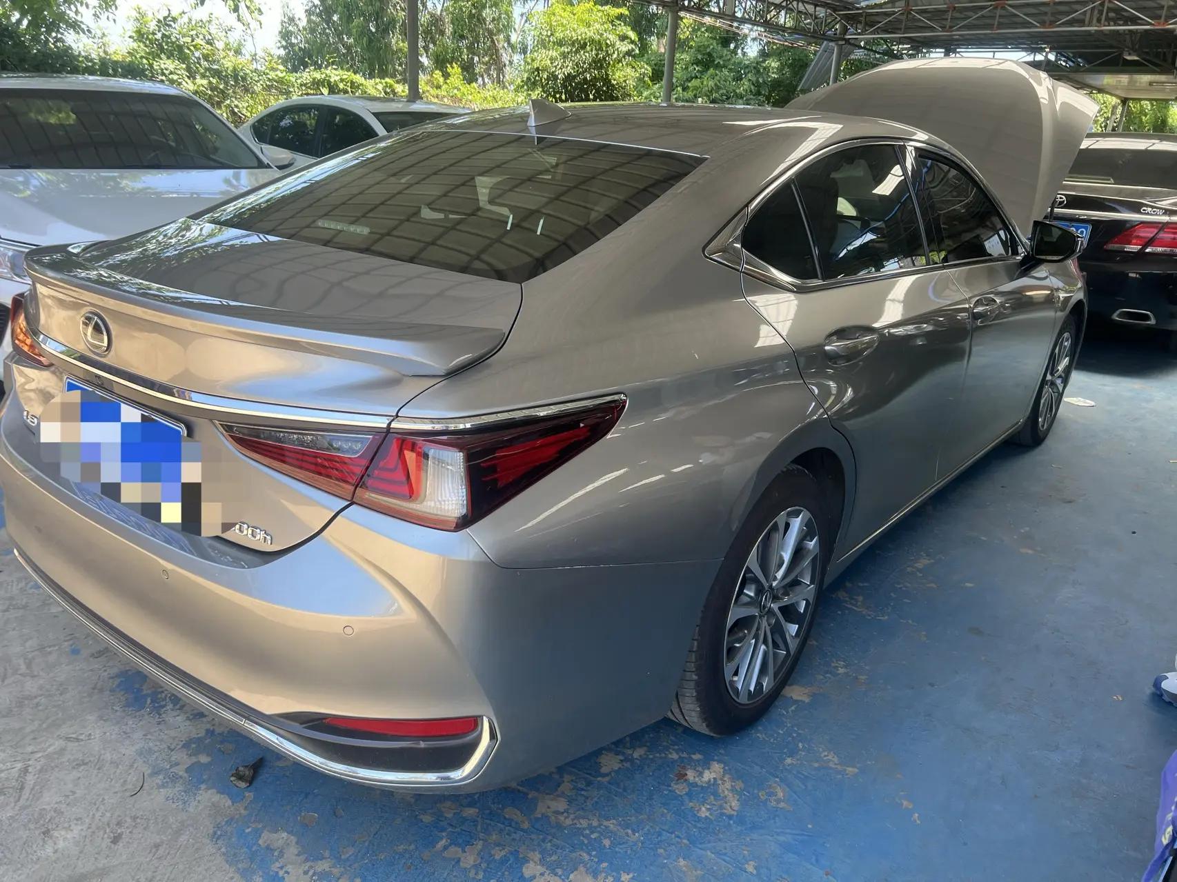 Lexus ES 2022 300h Premium Edition 3