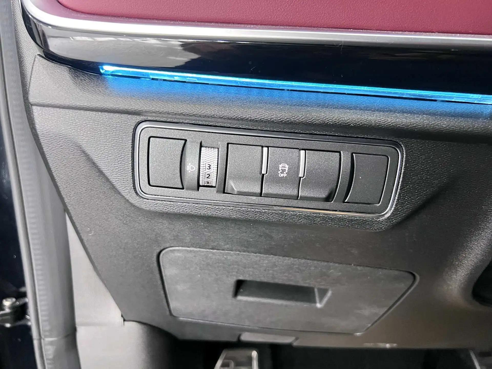 Jetour X70 PLUS 2023 1.5T DCT Brave PLUS 7 9