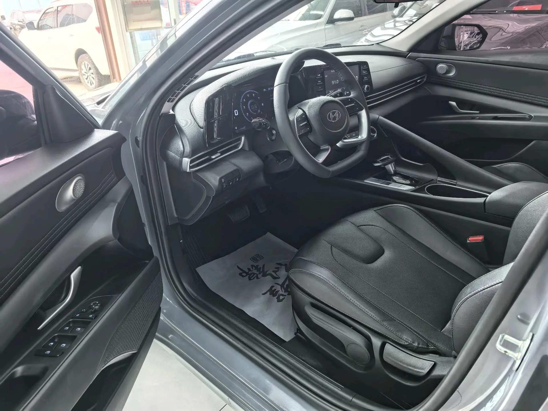 Elantra 2023 1.5L CVT GLS Leading Edition 4