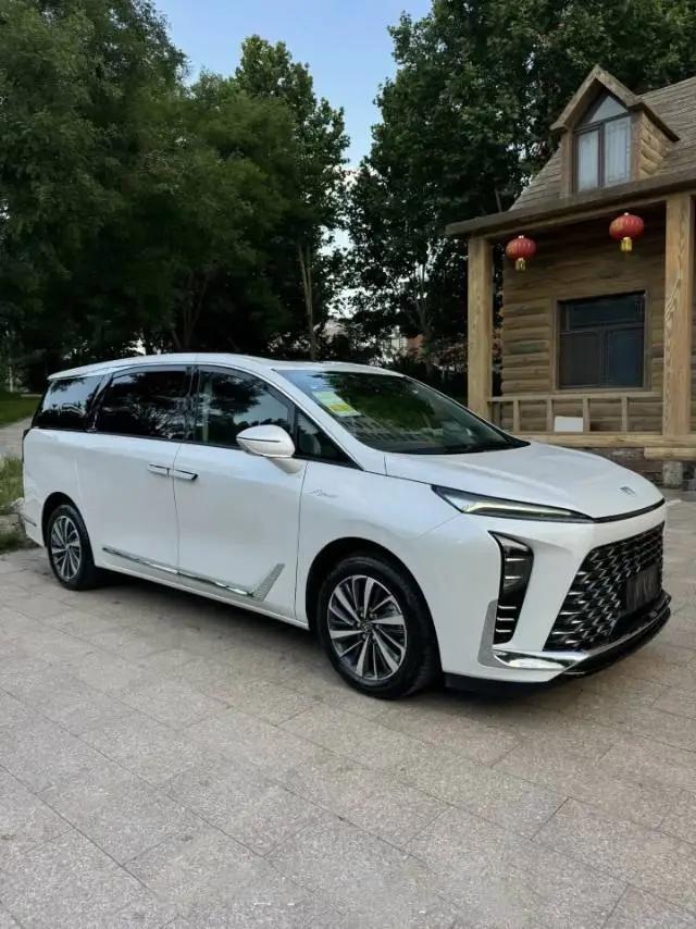 别克 2026款 GL8 ES 陆尊 48V 2.0T 尊享版 自动挡 2