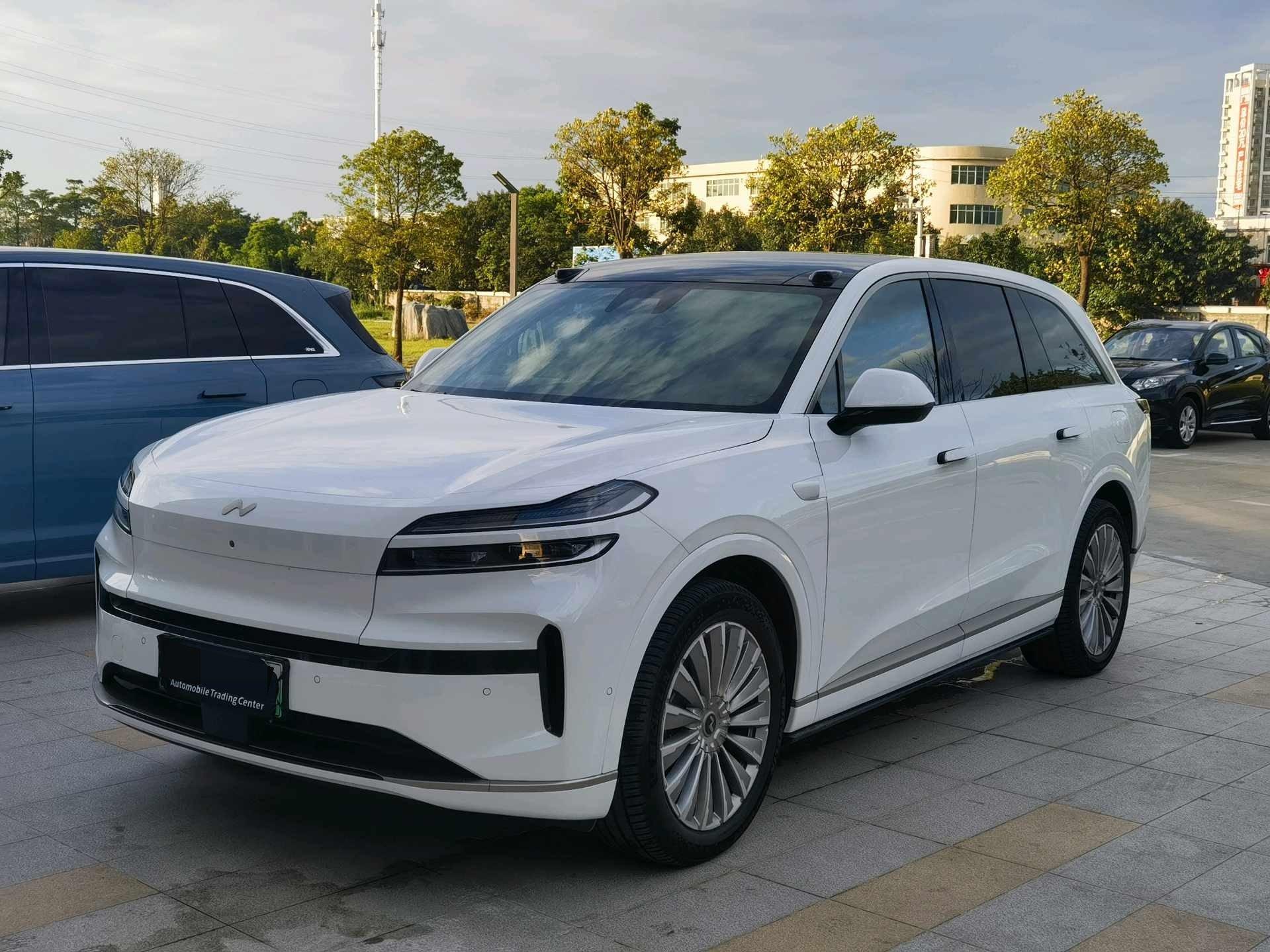ONVO 2025 L90 Ultra six-seat automatic gear