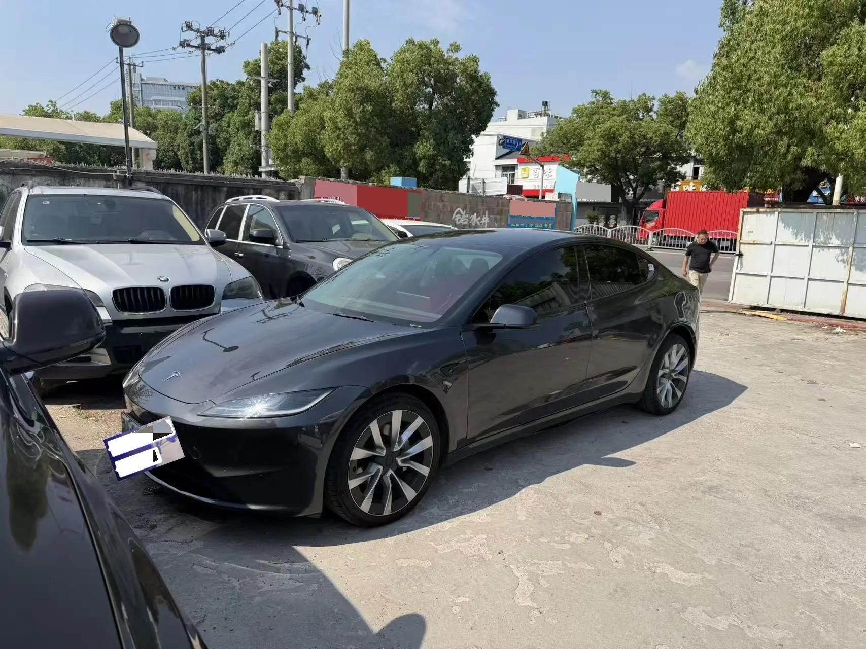 Model 3 2023 long-range all-wheel drive