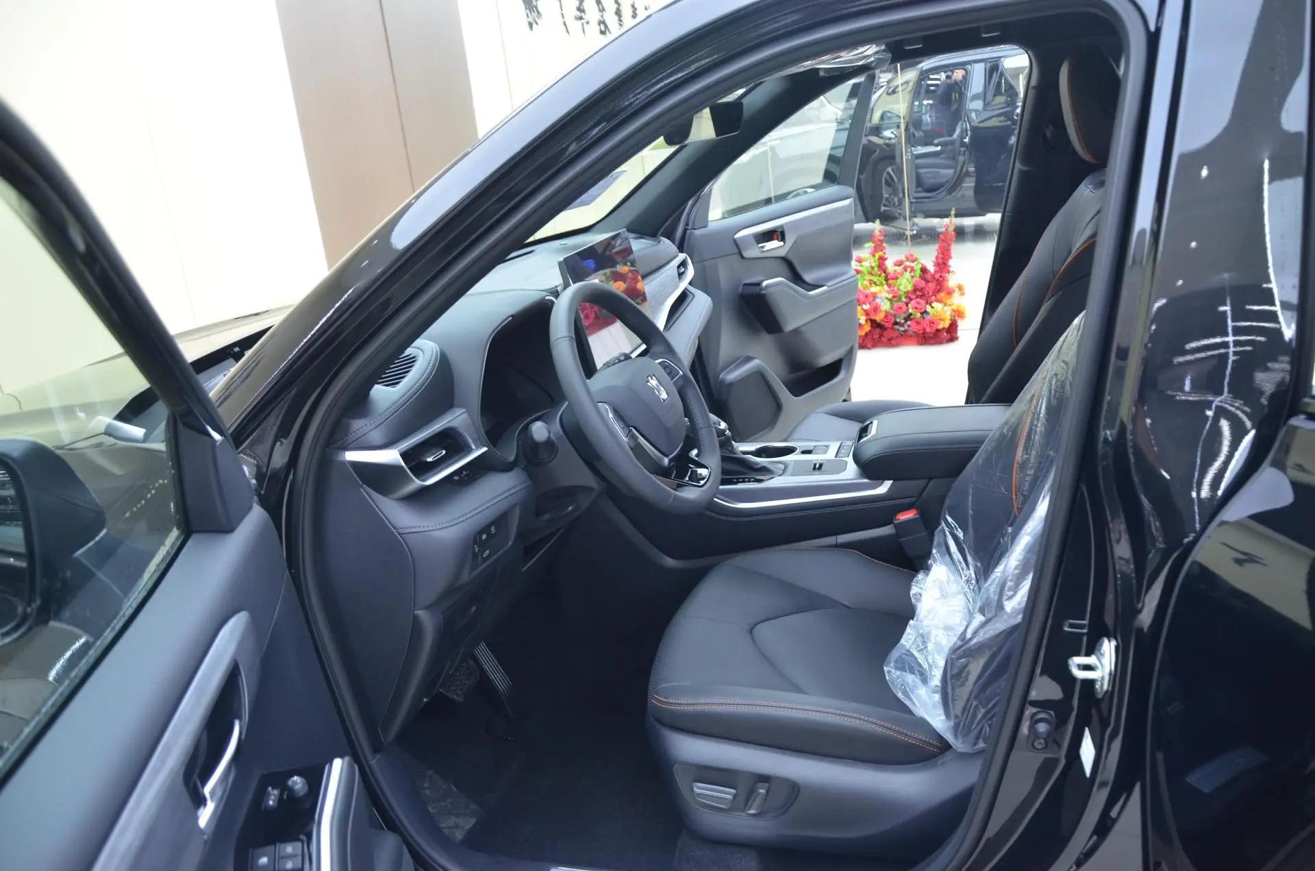 Toyota 2026 Crown Land Release HEV 2.5 Stepless Four-wheel Drive Premium Edition Automatic Gear 4