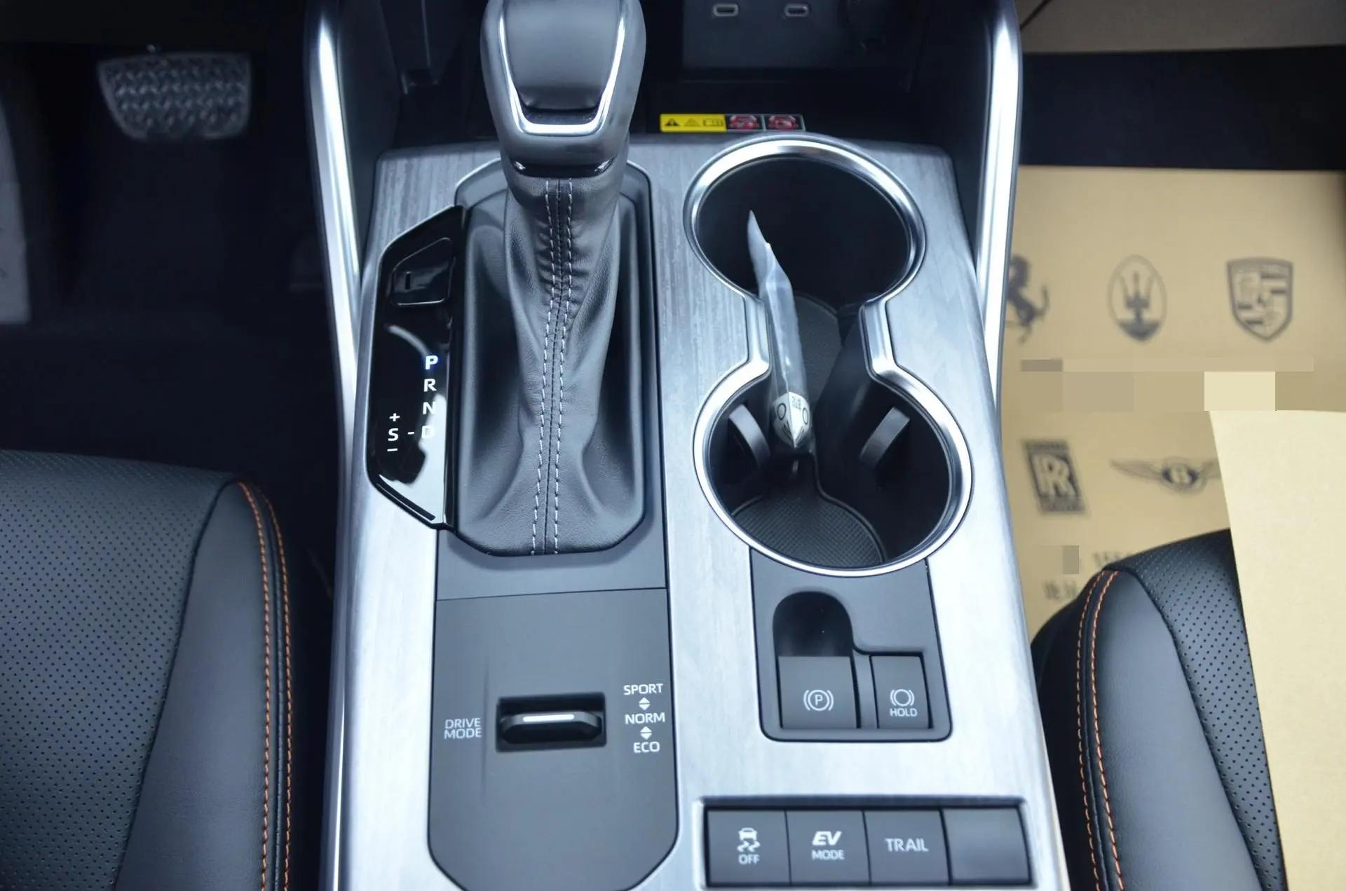 Toyota 2026 Crown Land Release HEV 2.5 Stepless Four-wheel Drive Premium Edition Automatic Gear 7