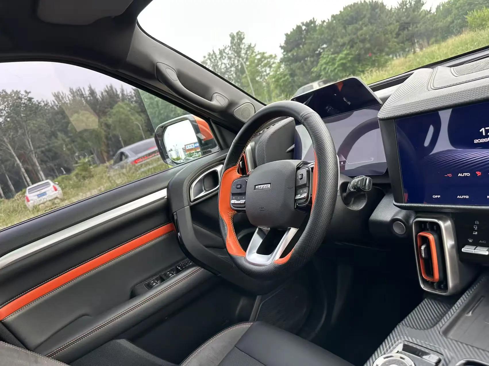 Haval big dog 2021 changed to 2.0T DCT four-wheel drive asthma dog version 13