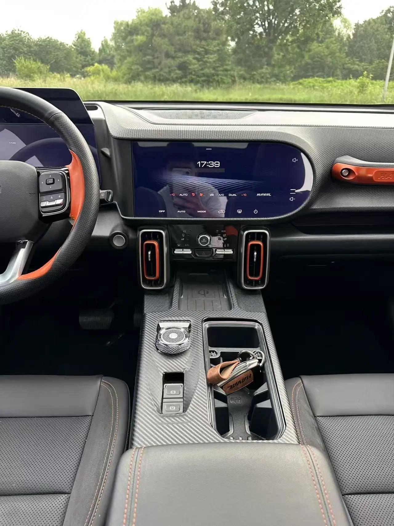 Haval big dog 2021 changed to 2.0T DCT four-wheel drive asthma dog version 17