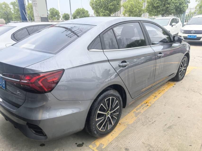 Roewe i5 2021 1.5L CVT Diamond Edition 5
