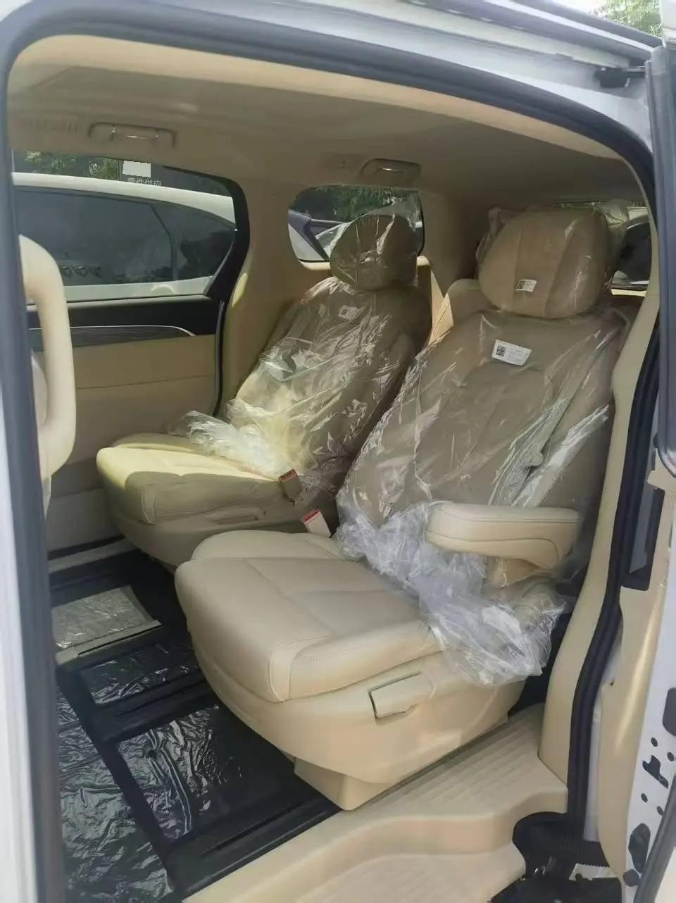 Buick 2025 GL8 Lu Shang 1.5T Smart Edition 7-seat Automatic Gear 5