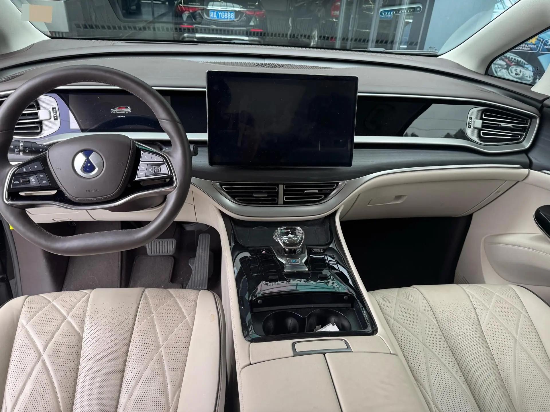 Denza D9 2024 DM-i 980 4-wheel drive Honor Model 5
