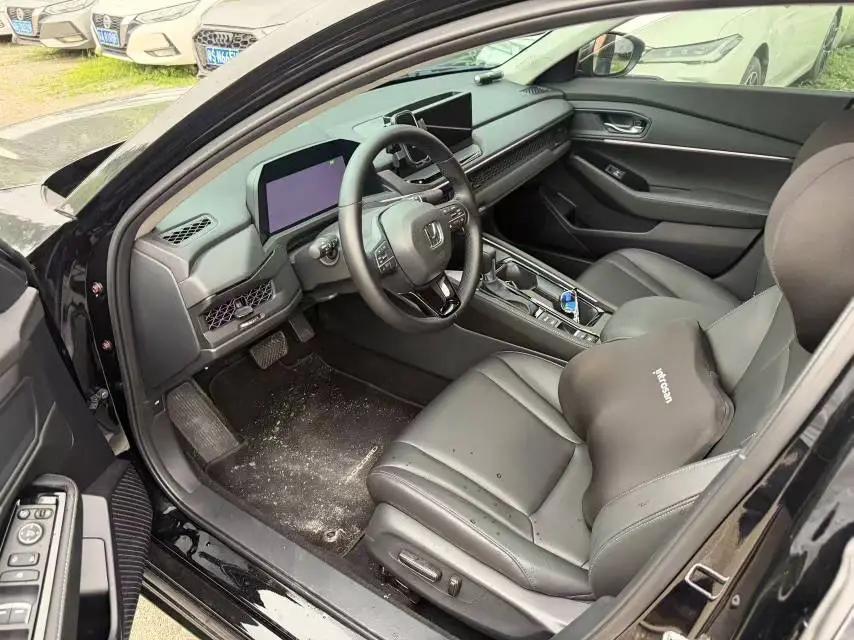Honda 2025 11th Generation Accord 1.5T CVT 260TURBO Luxury Edition Automatic 4