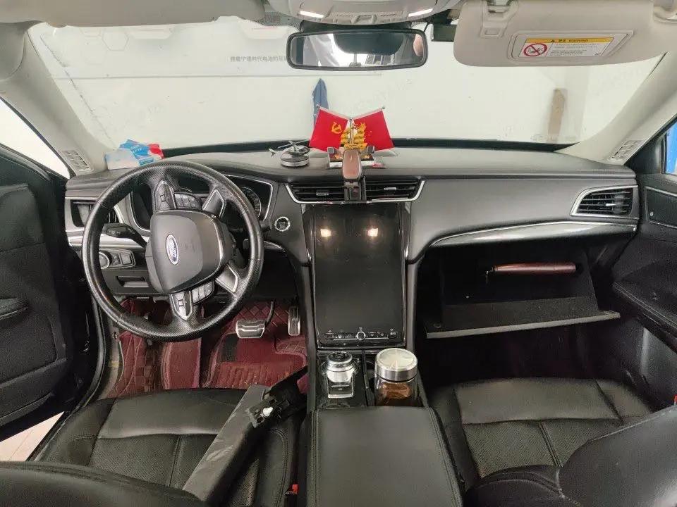 Taurus 2019 EcoBoost 245 Premium Edition 3
