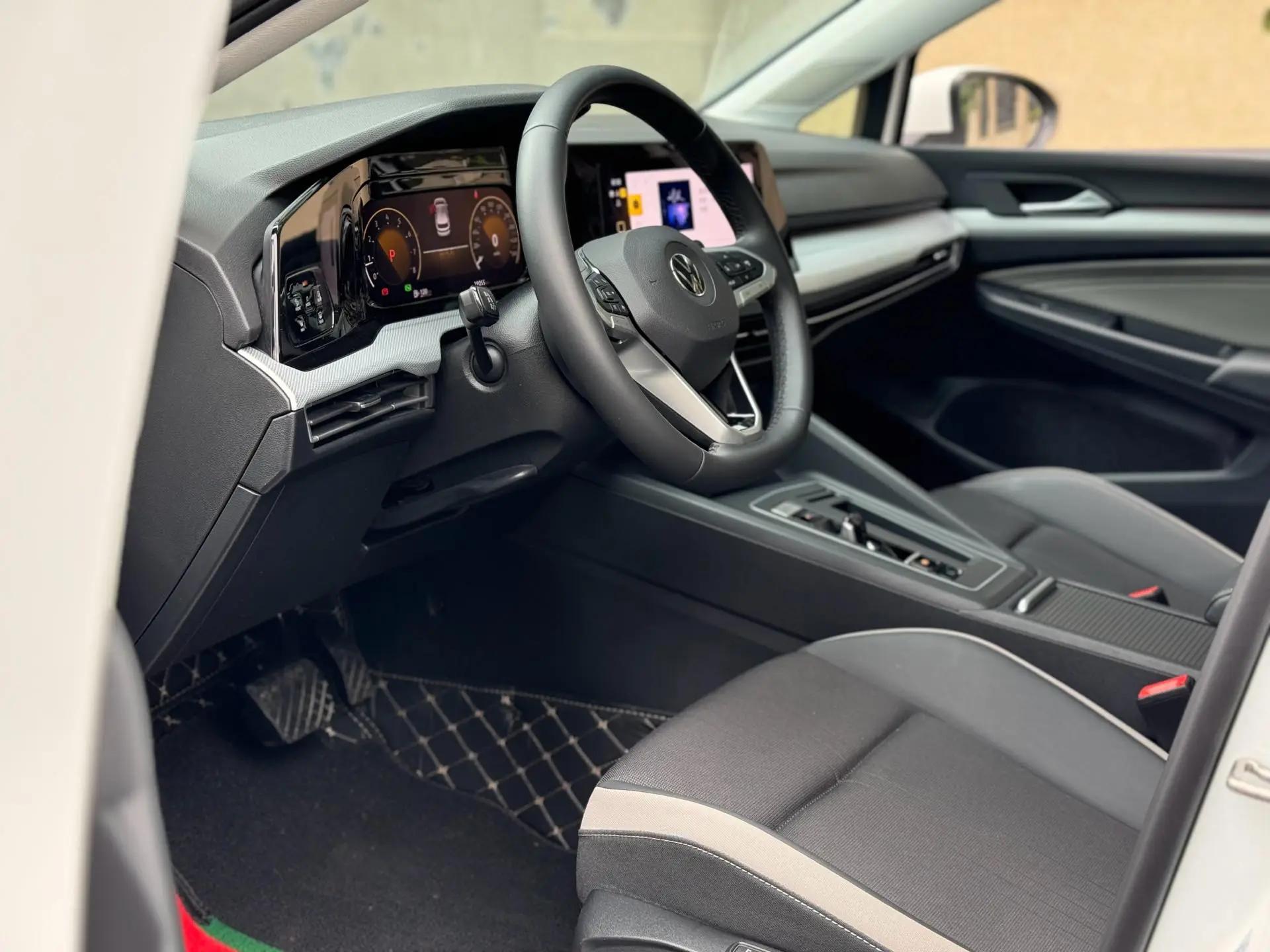 Volkswagen 2024 Golf 8 PRO 1.4TSI 280TSI 50 Year Legendary Automatic 10