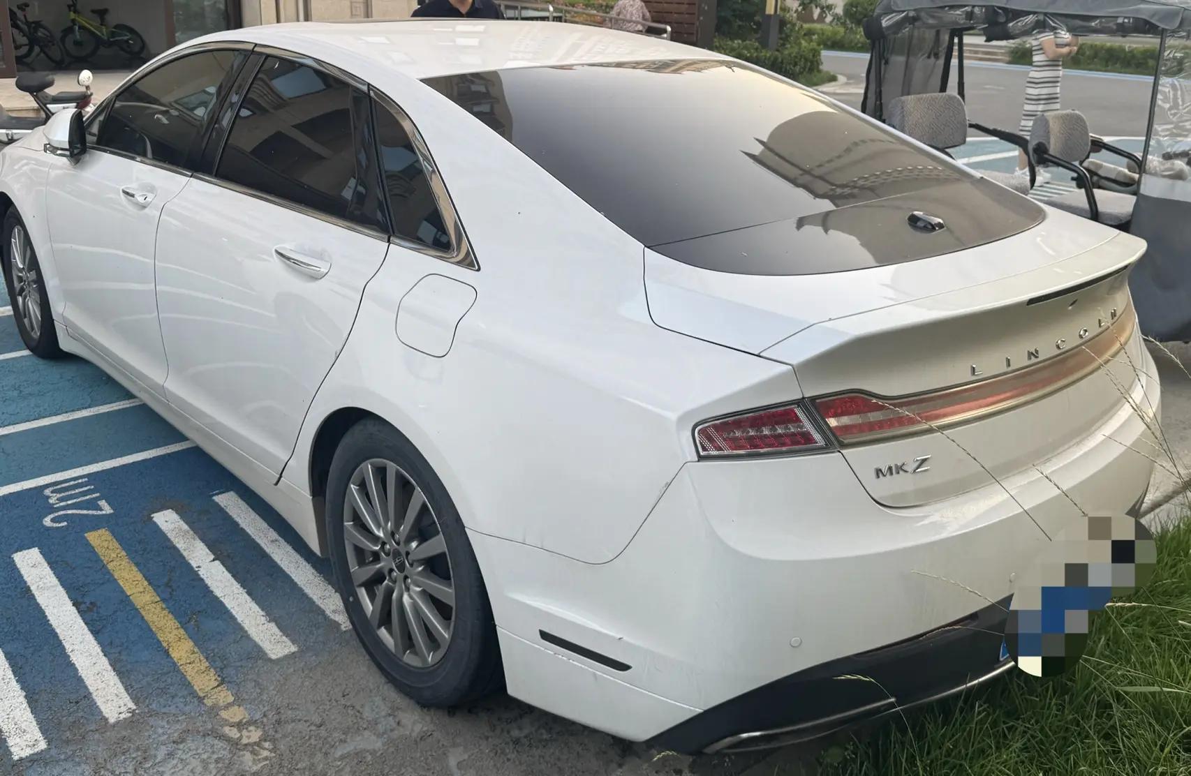 Lincoln MKZ 2020 2.0T Premium Edition 2