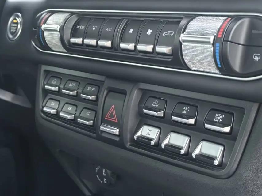 212 2025 T01 2.0T Diesel Automatic 11