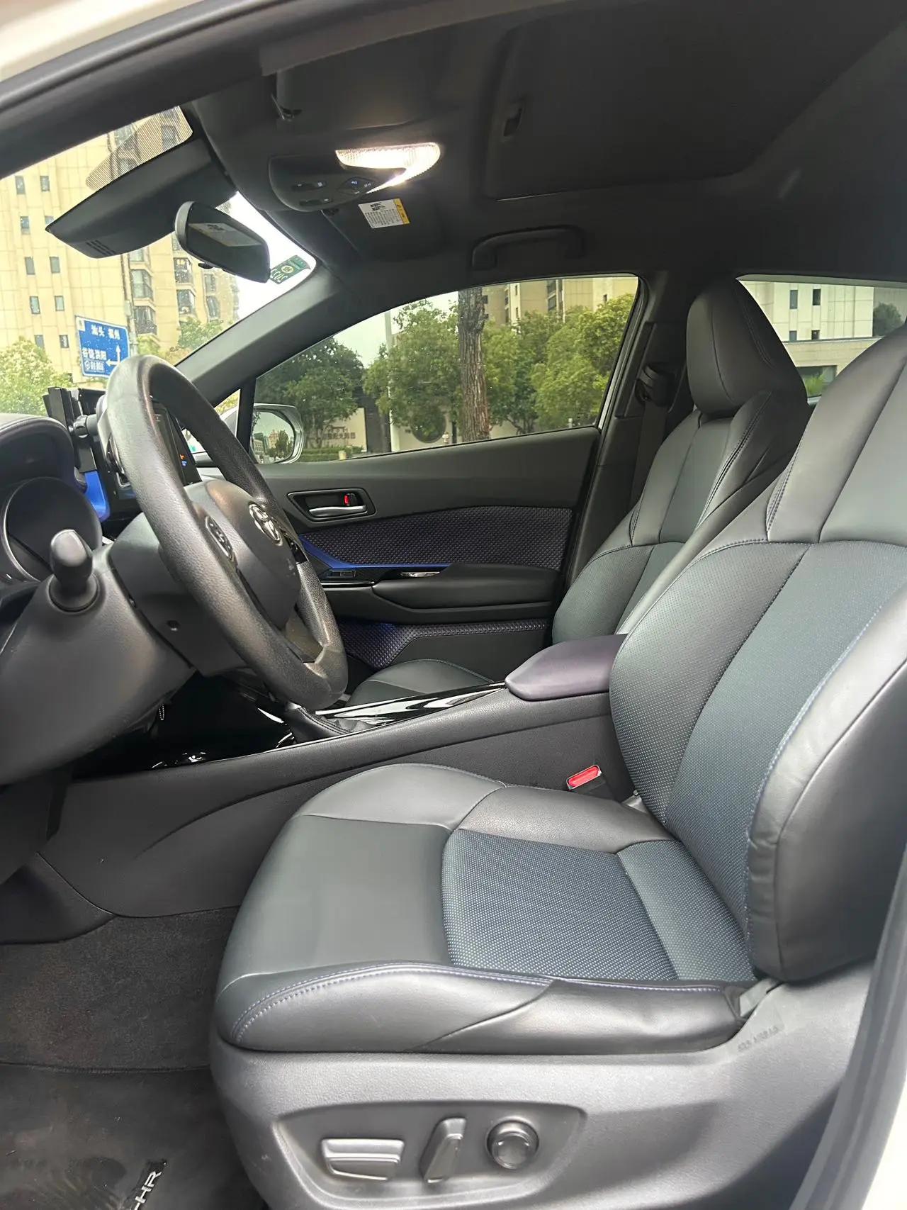 Toyota C- HR 2020 2.0L Leading Edition 3