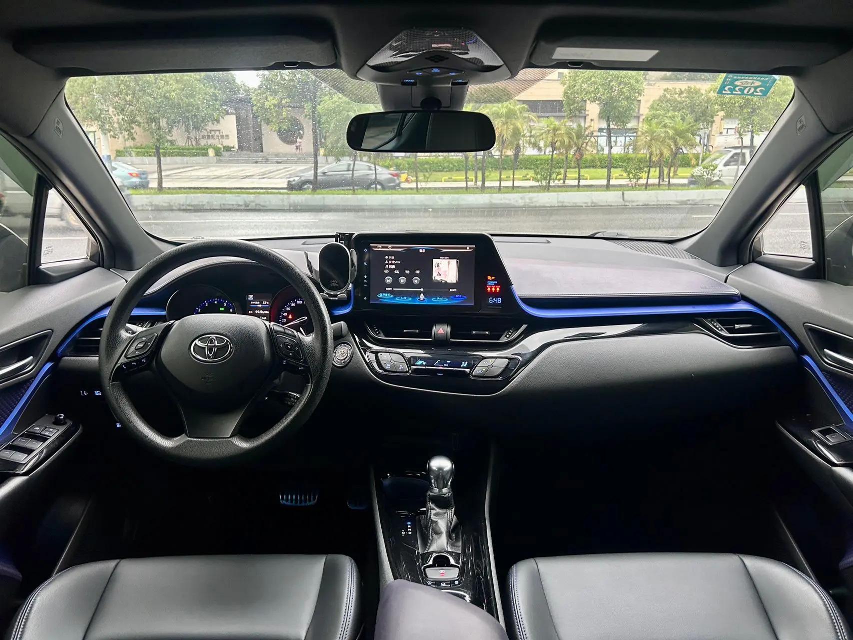 Toyota C- HR 2020 2.0L Leading Edition 4