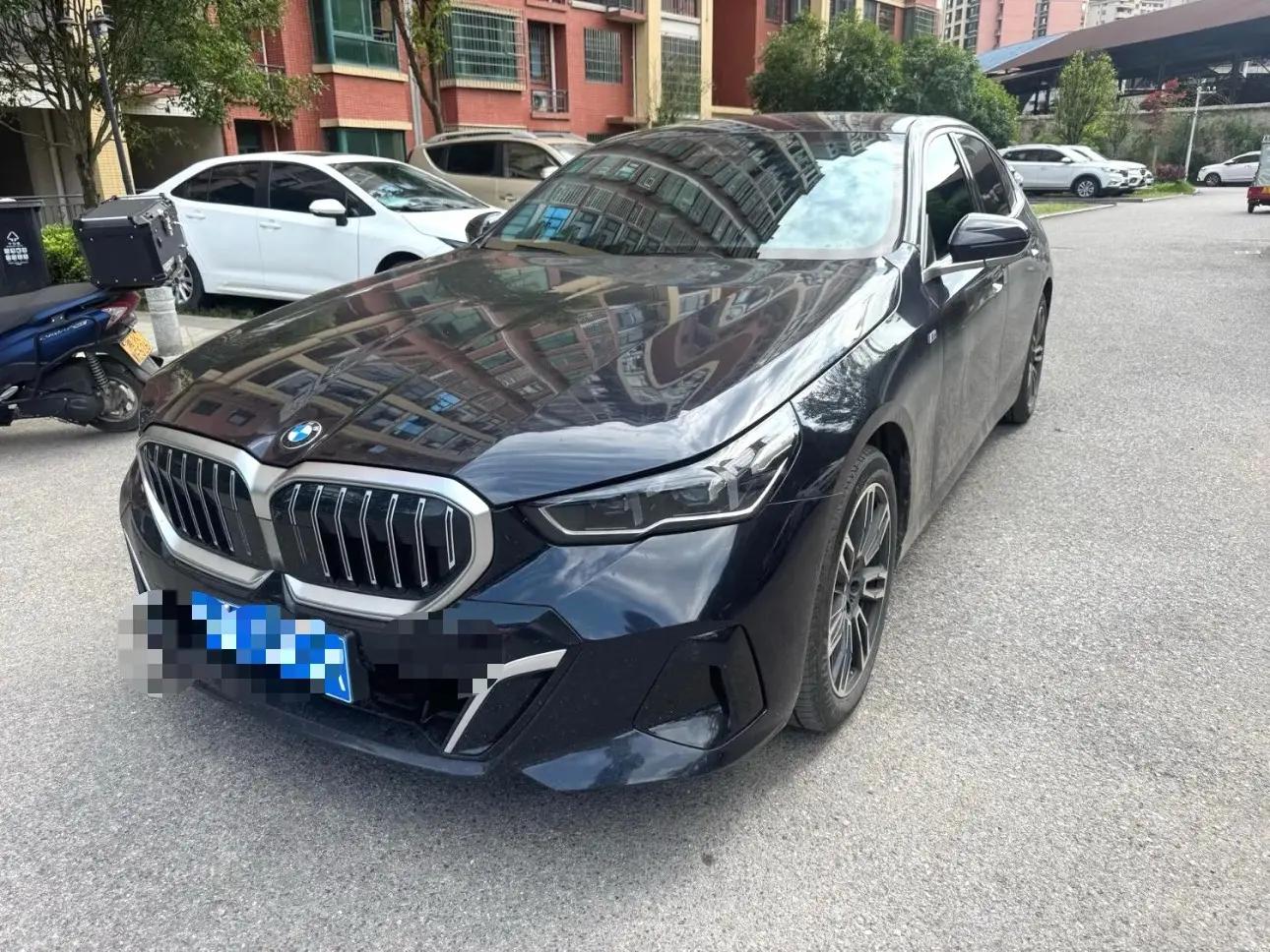 BMW 5 Series 2024 Model 530Li 48V 2.0T Luxury M Sport Package Automatic