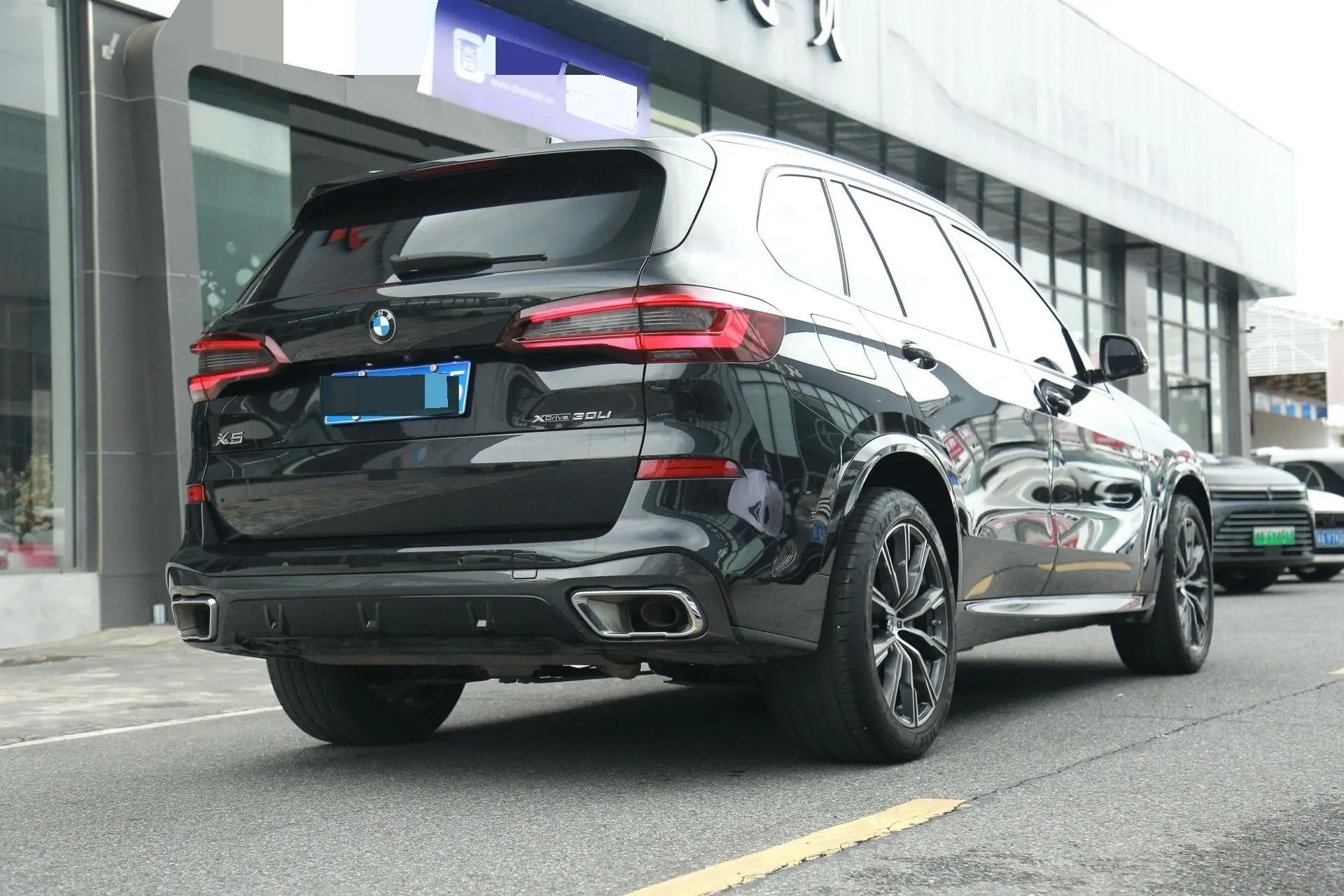 BMW X5 2022 xDrive 30Li exclusive m sports suit 10
