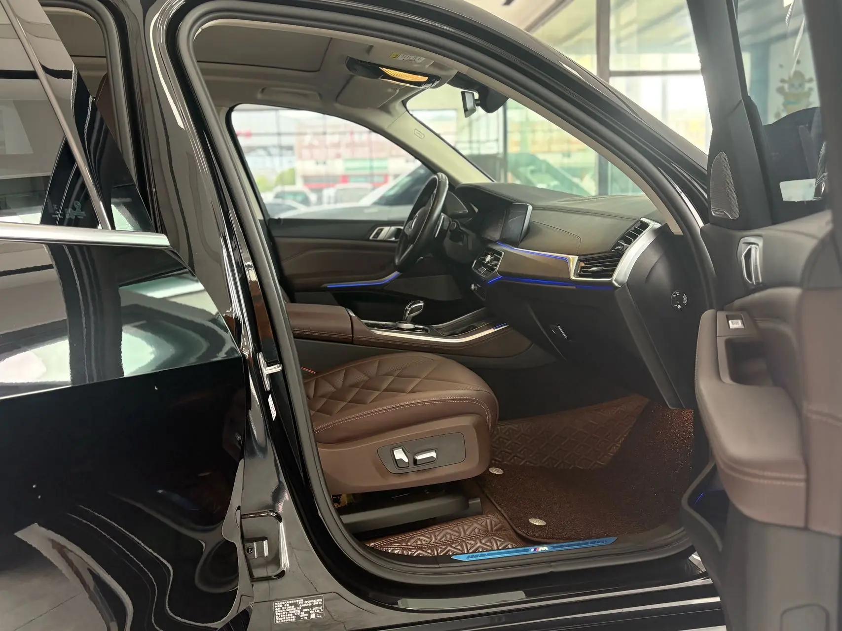 BMW X5 2022 xDrive 30Li exclusive m sports suit 6