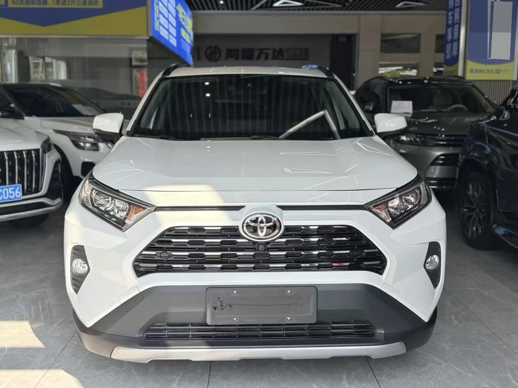 RAV4 Rongfeng 2021 2.0L CVT Four-wheel Drive Fashion PLUS Edition 2