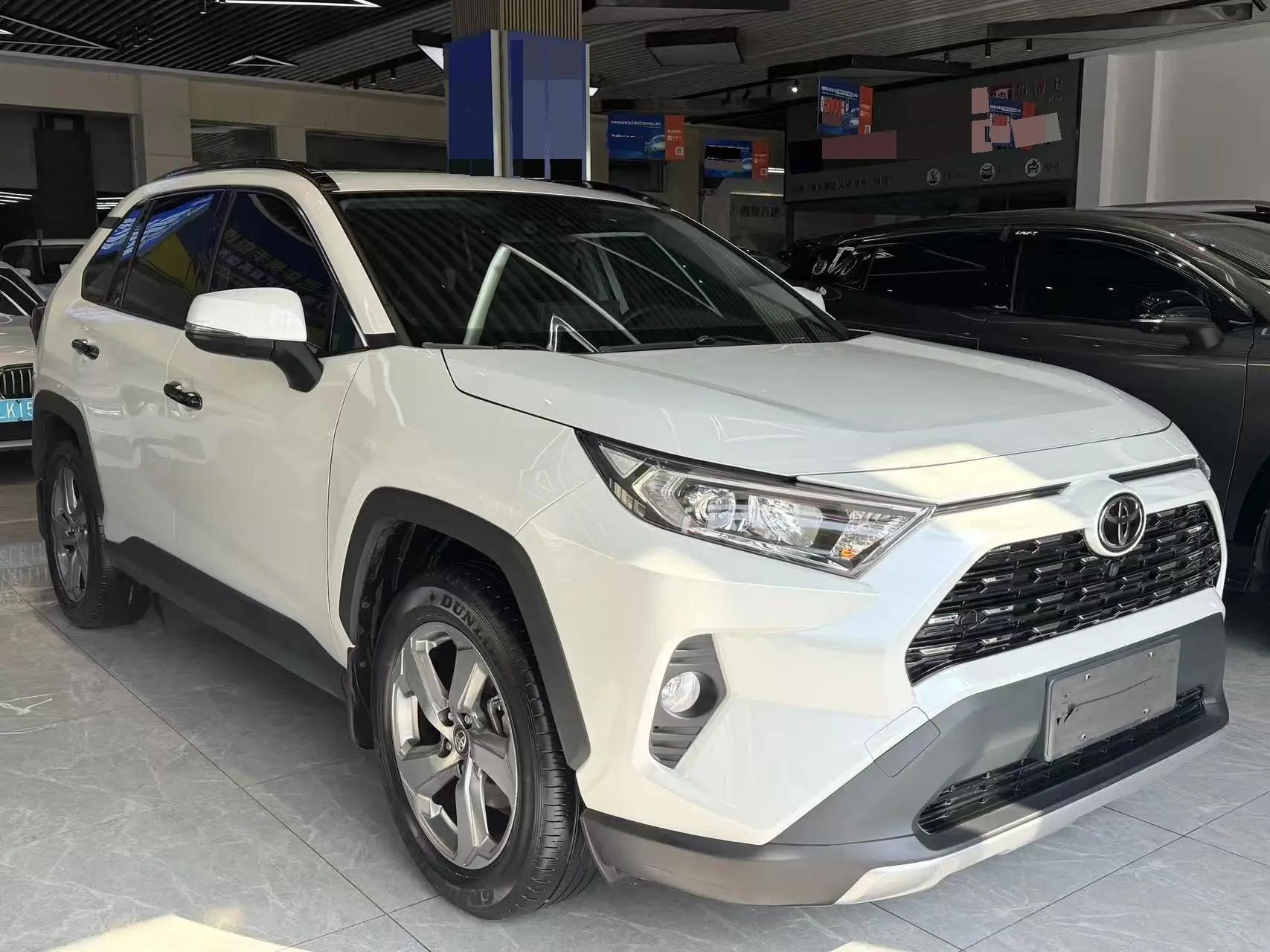 RAV4 Rongfeng 2021 2.0L CVT Four-wheel Drive Fashion PLUS Edition 3
