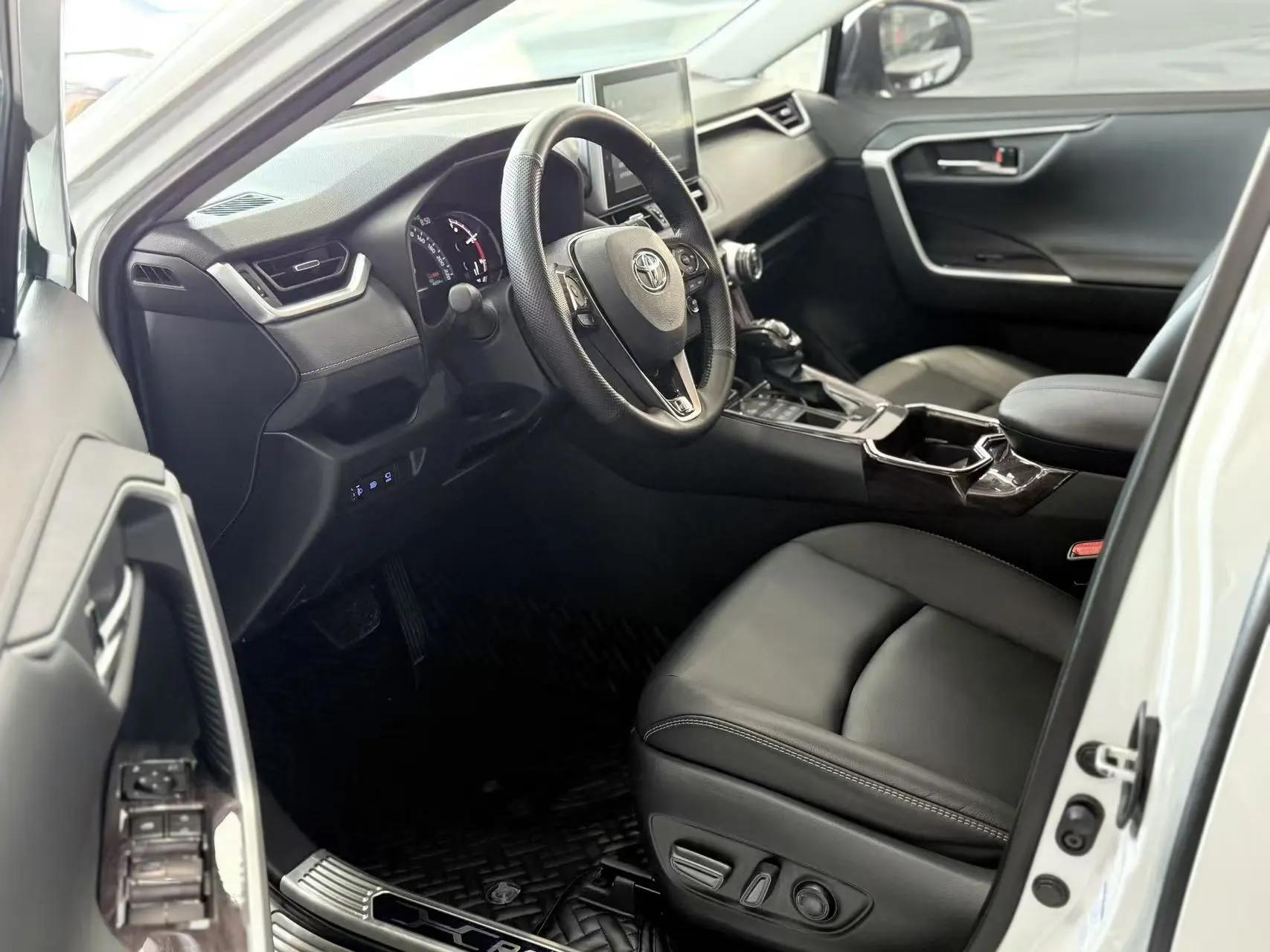 RAV4 Rongfeng 2021 2.0L CVT Four-wheel Drive Fashion PLUS Edition 4