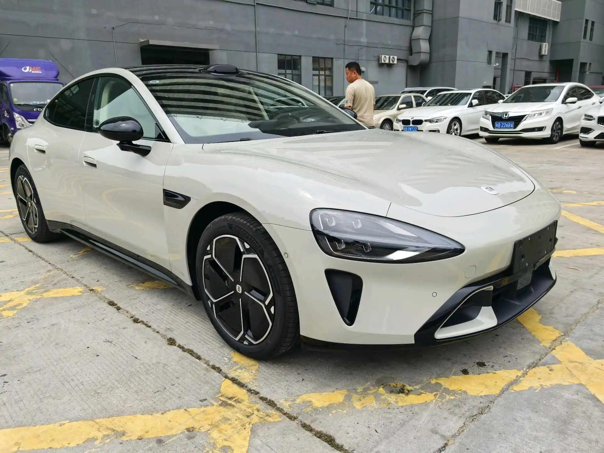 MI 2026 SU7 Standard Edition Automatic Gear 3