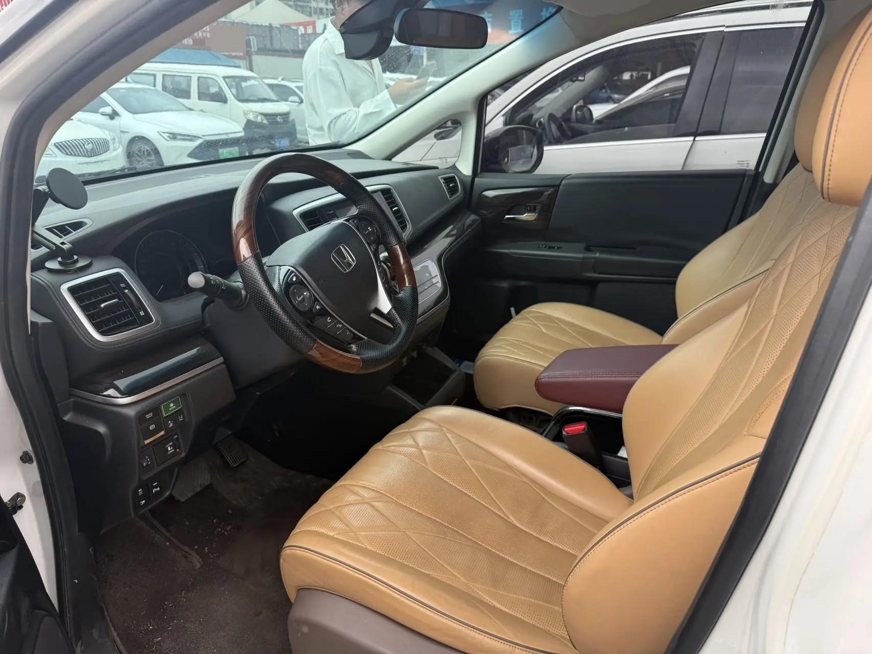 Odyssey 2021 2.0L Sharp and Comfortable Edition 3